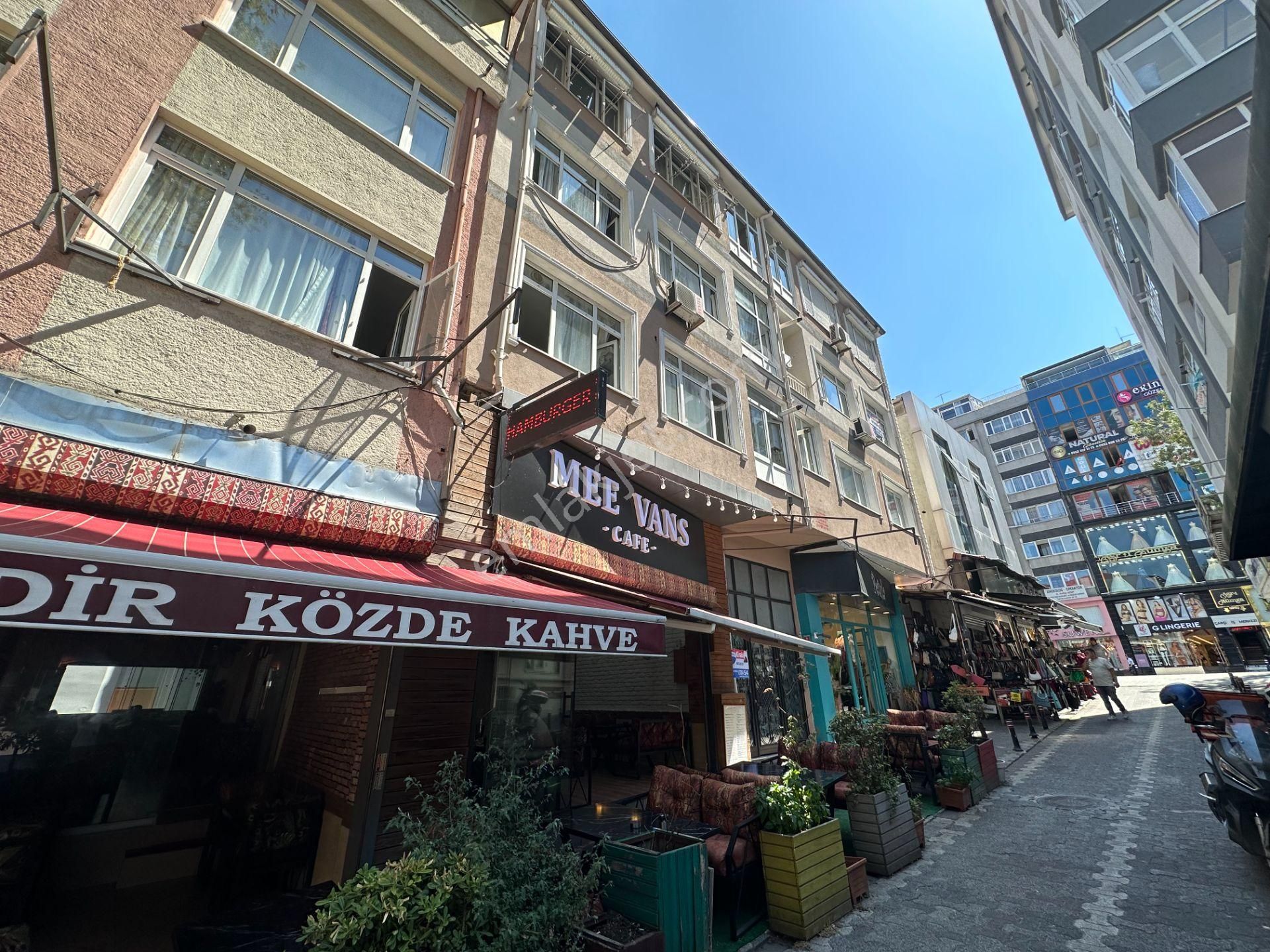 Remax Ümraniye Çarşı Öğrenciye Uygun Metro Dibinde Kiralık Daire - Görsel 32