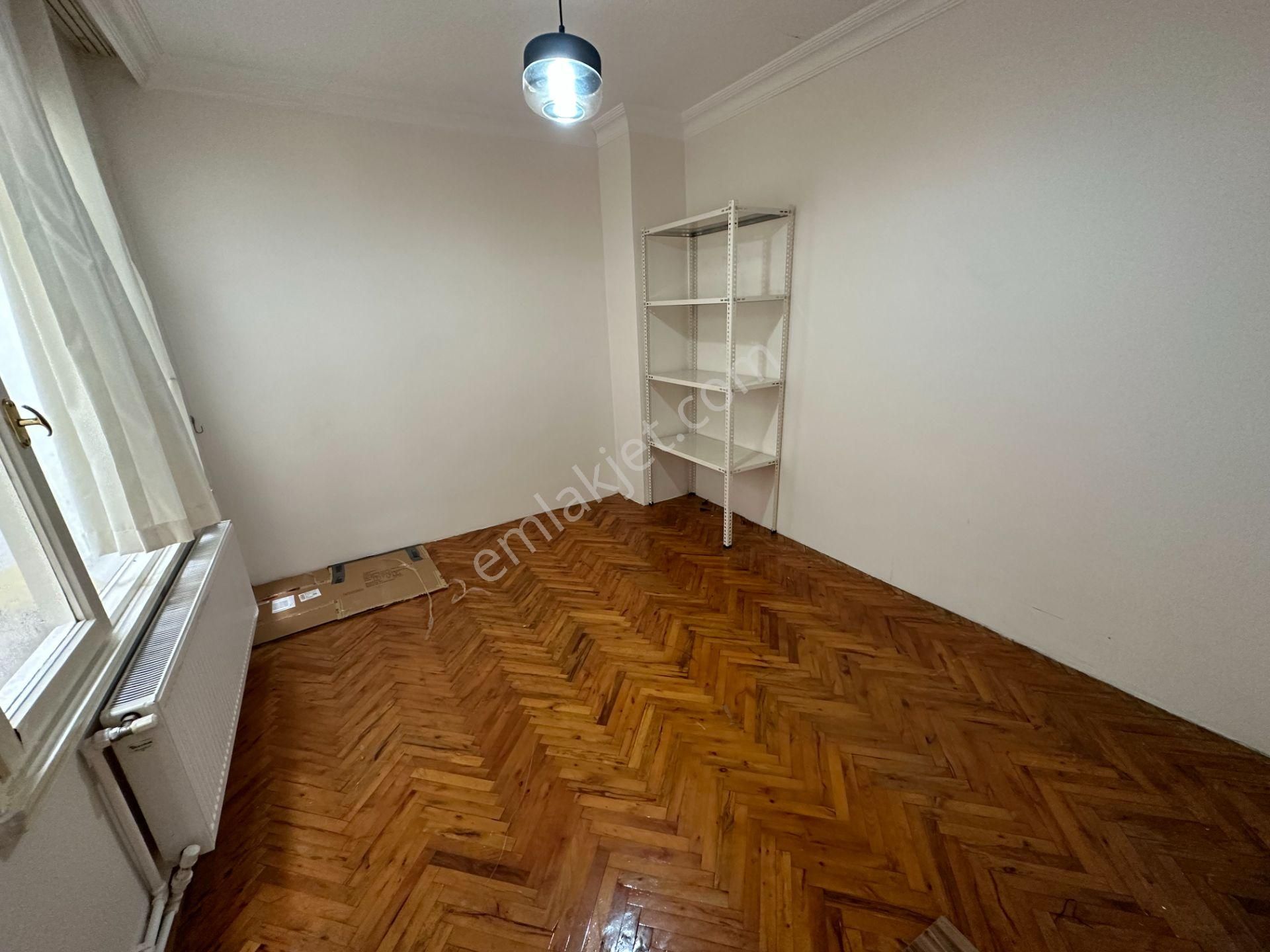 Remax Ümraniye Çarşı Öğrenciye Uygun Metro Dibinde Kiralık Daire - Görsel 15