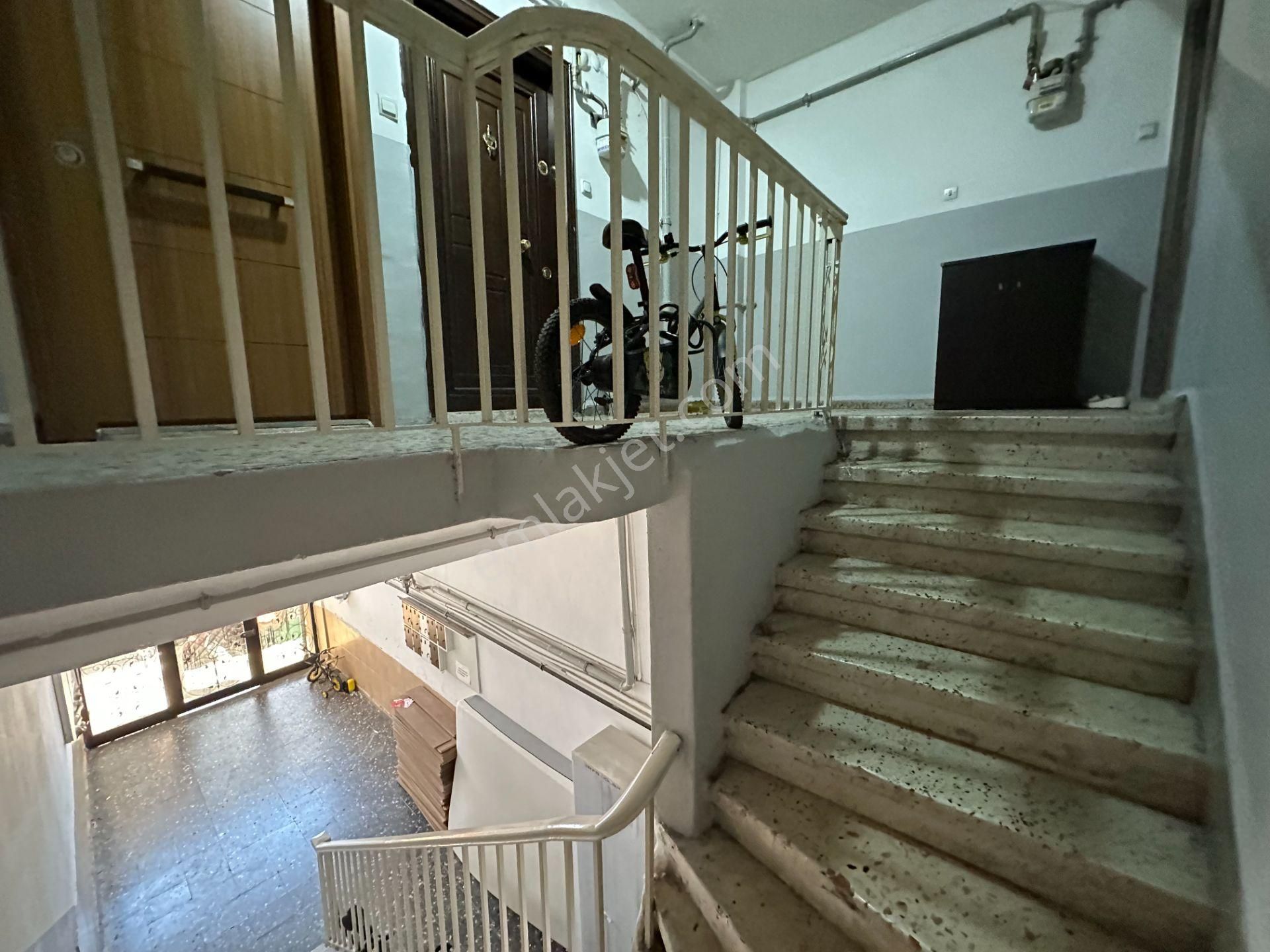 Remax Ümraniye Çarşı Öğrenciye Uygun Metro Dibinde Kiralık Daire - Görsel 29