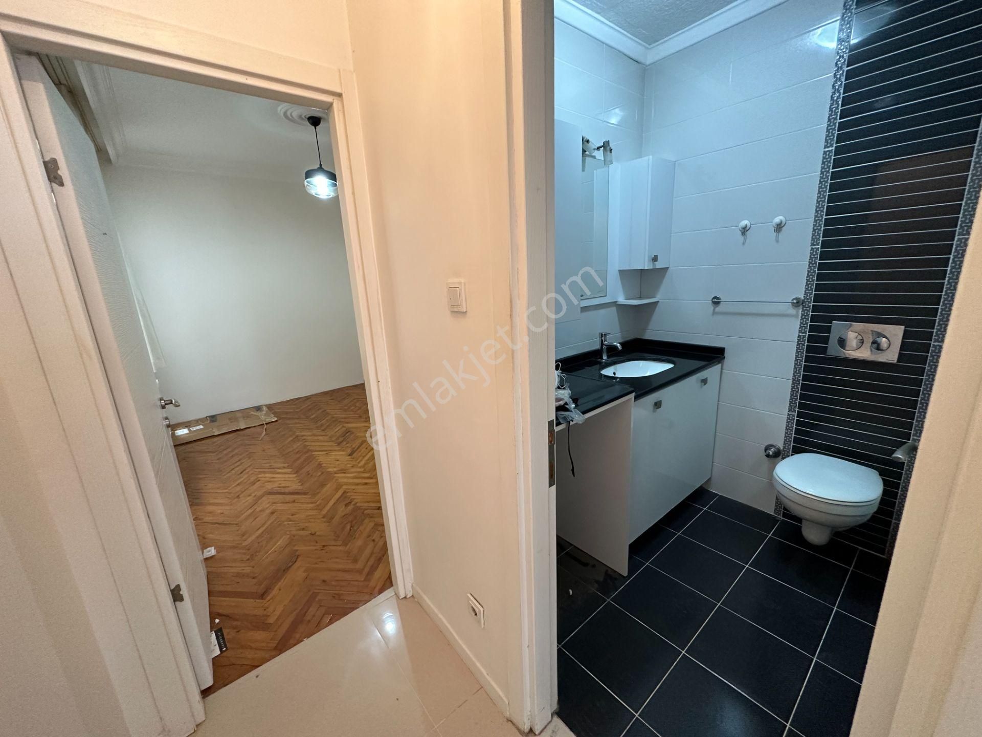 Remax Ümraniye Çarşı Öğrenciye Uygun Metro Dibinde Kiralık Daire - Görsel 18