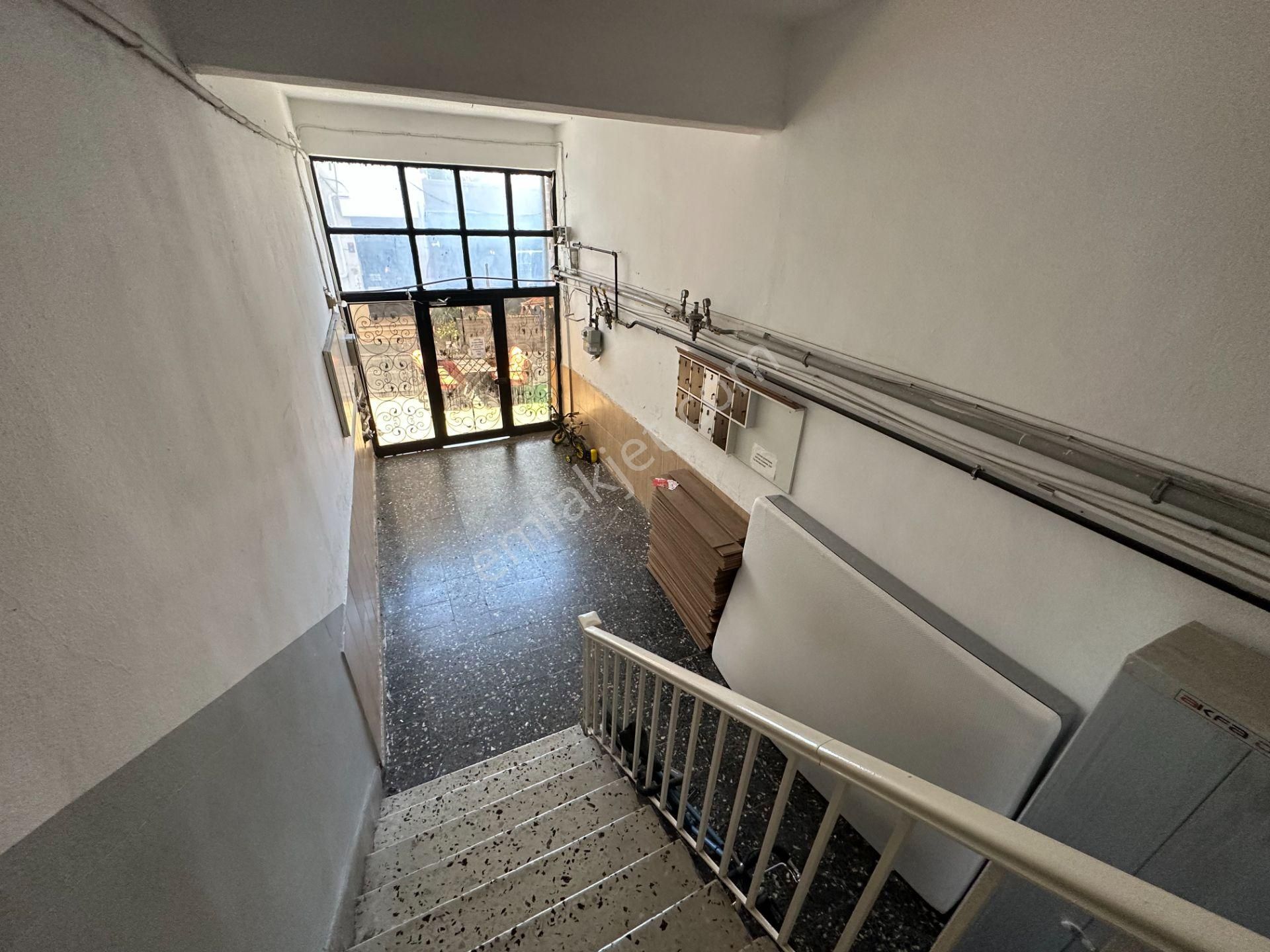 Remax Ümraniye Çarşı Öğrenciye Uygun Metro Dibinde Kiralık Daire - Görsel 30