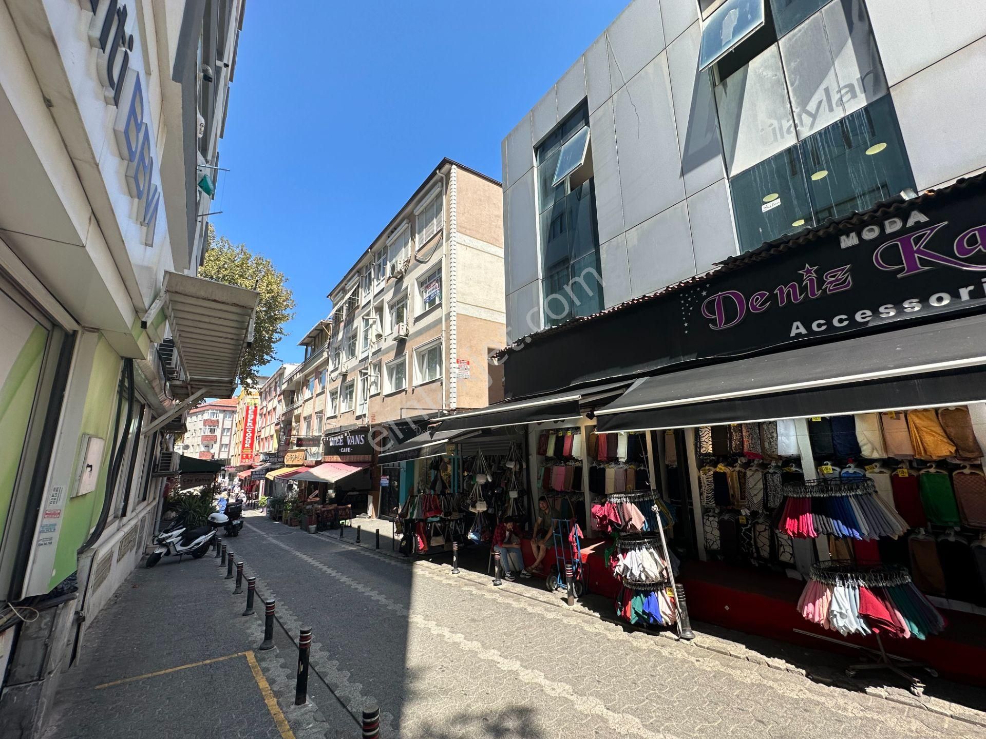 Remax Ümraniye Çarşı Öğrenciye Uygun Metro Dibinde Kiralık Daire - Görsel 33