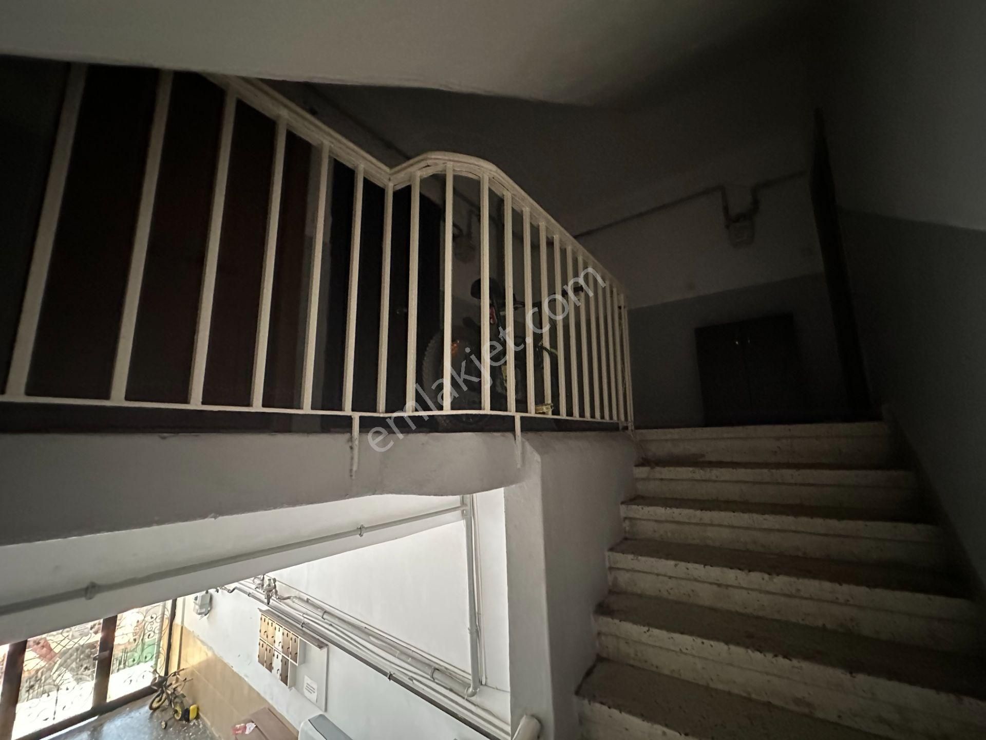 Remax Ümraniye Çarşı Öğrenciye Uygun Metro Dibinde Kiralık Daire - Görsel 28