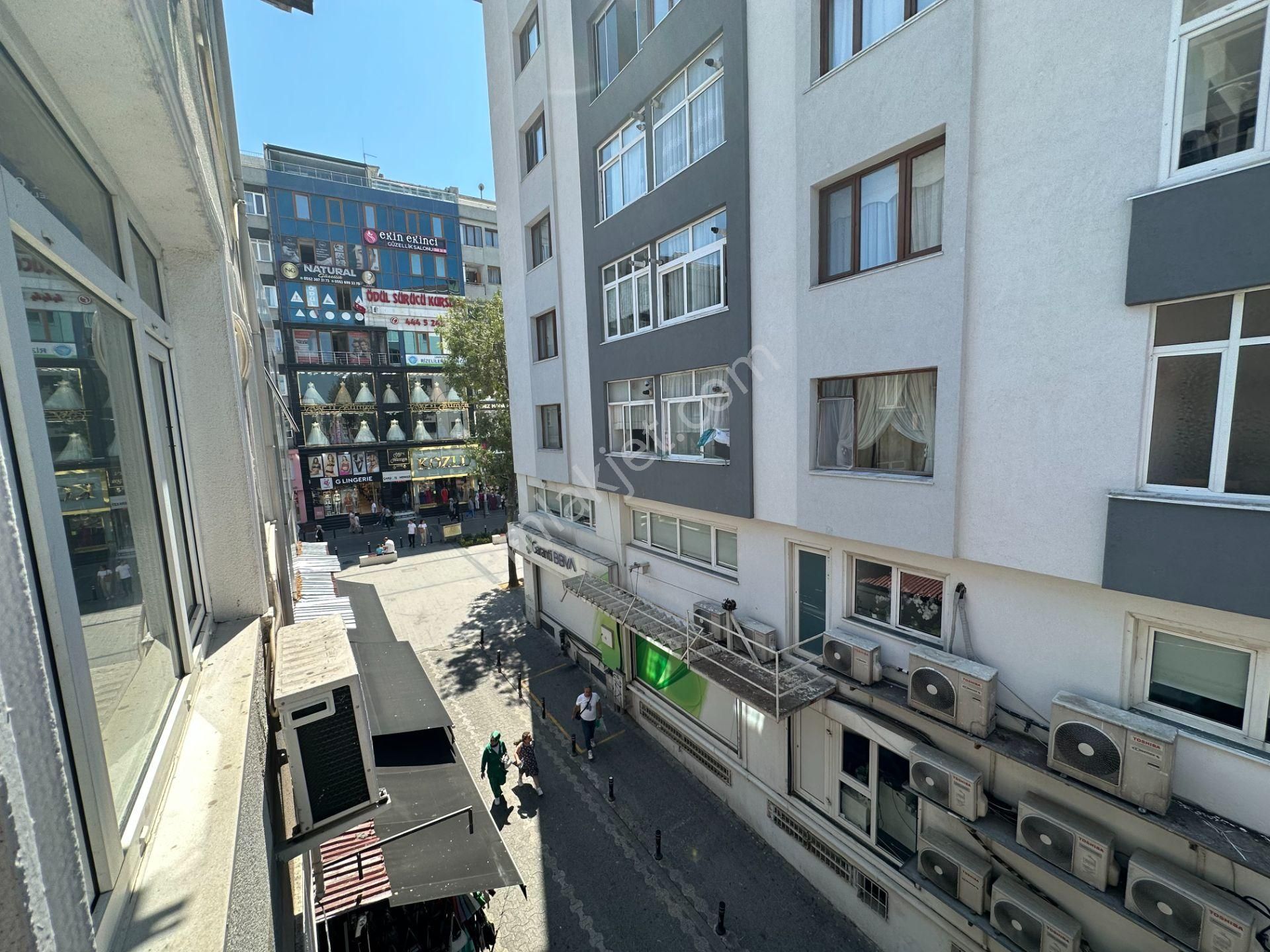 Remax Ümraniye Çarşı Öğrenciye Uygun Metro Dibinde Kiralık Daire - Görsel 26