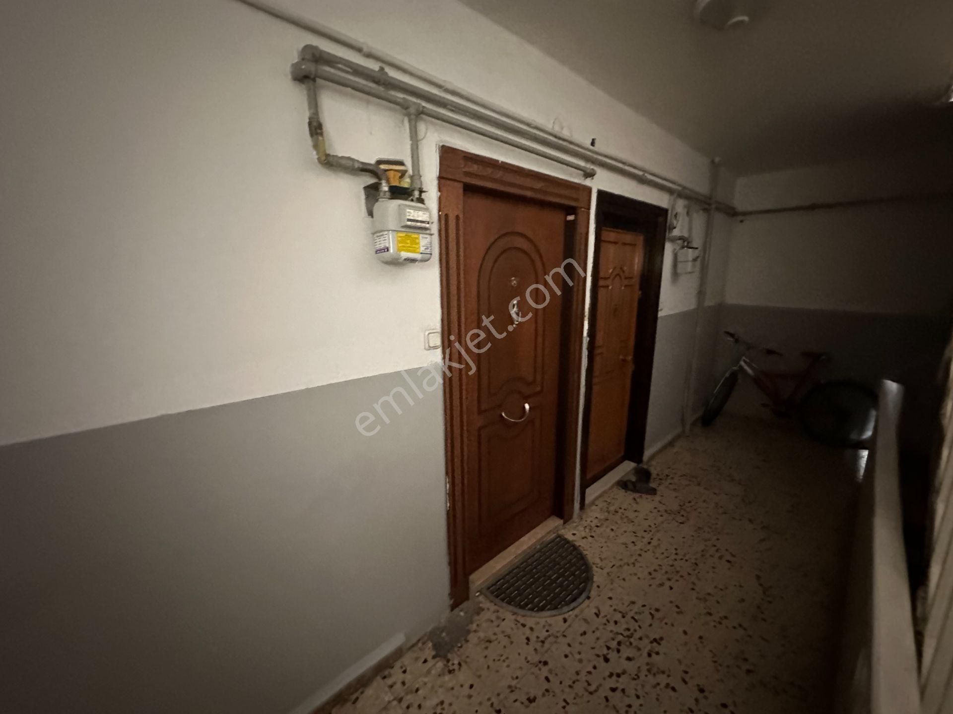 Remax Ümraniye Çarşı Öğrenciye Uygun Metro Dibinde Kiralık Daire - Görsel 27