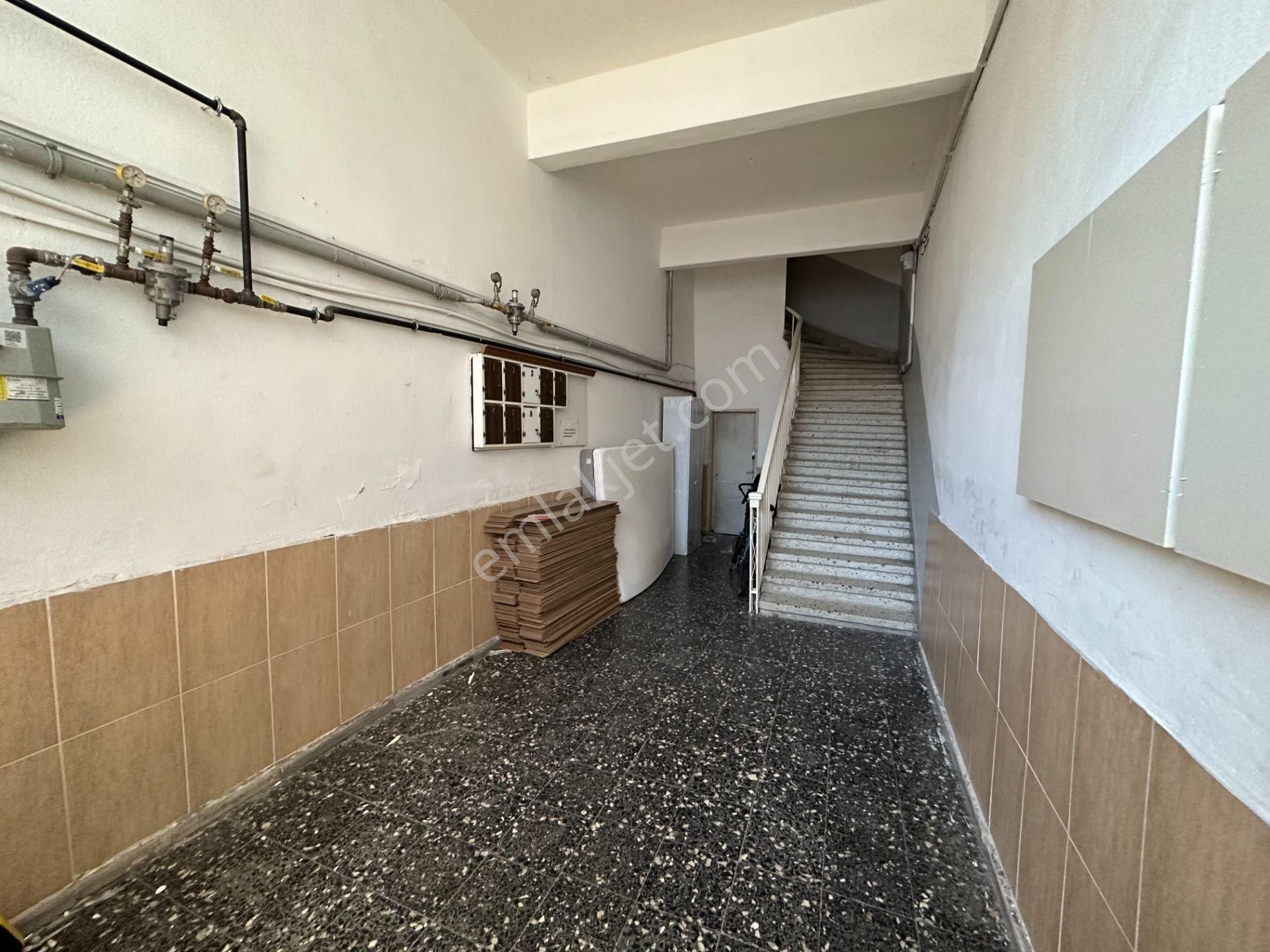 Remax Ümraniye Çarşı Öğrenciye Uygun Metro Dibinde Kiralık Daire - Görsel 31