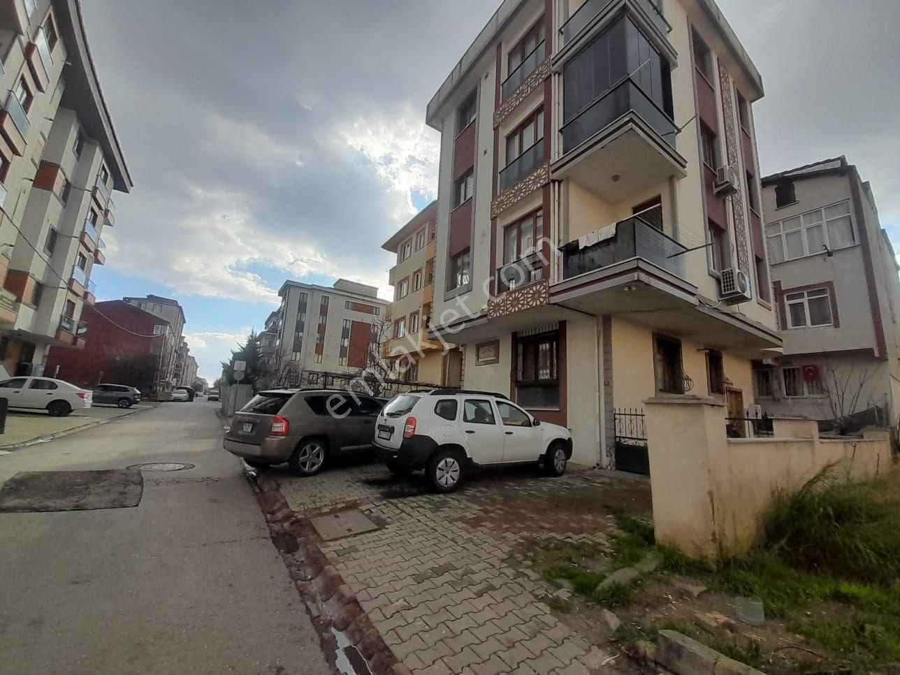 Ilhan Varan Ka Komşu Ayrı Mutfaklı 1+1 Yüksek Giriş