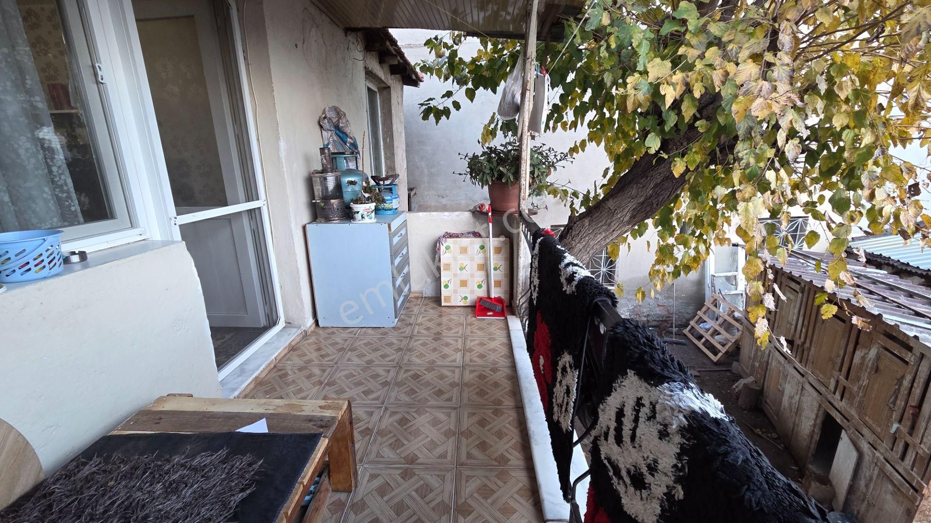 Bayraklı R. Şevket İnce Mah. 153 M² Satılık Arsa + 1 Katlı Ev 100 M² - Görsel 5