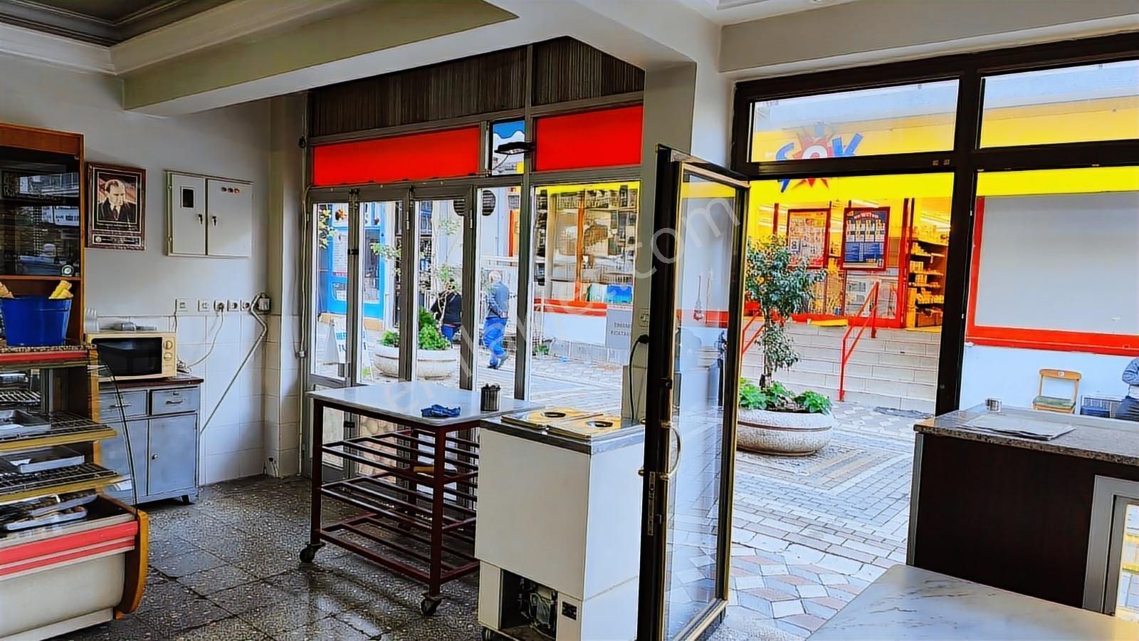 Balçova Sevgi Yolunda Köşe Konumlu 180 M² Fırın Ruhsatlı Satılık - Görsel 2