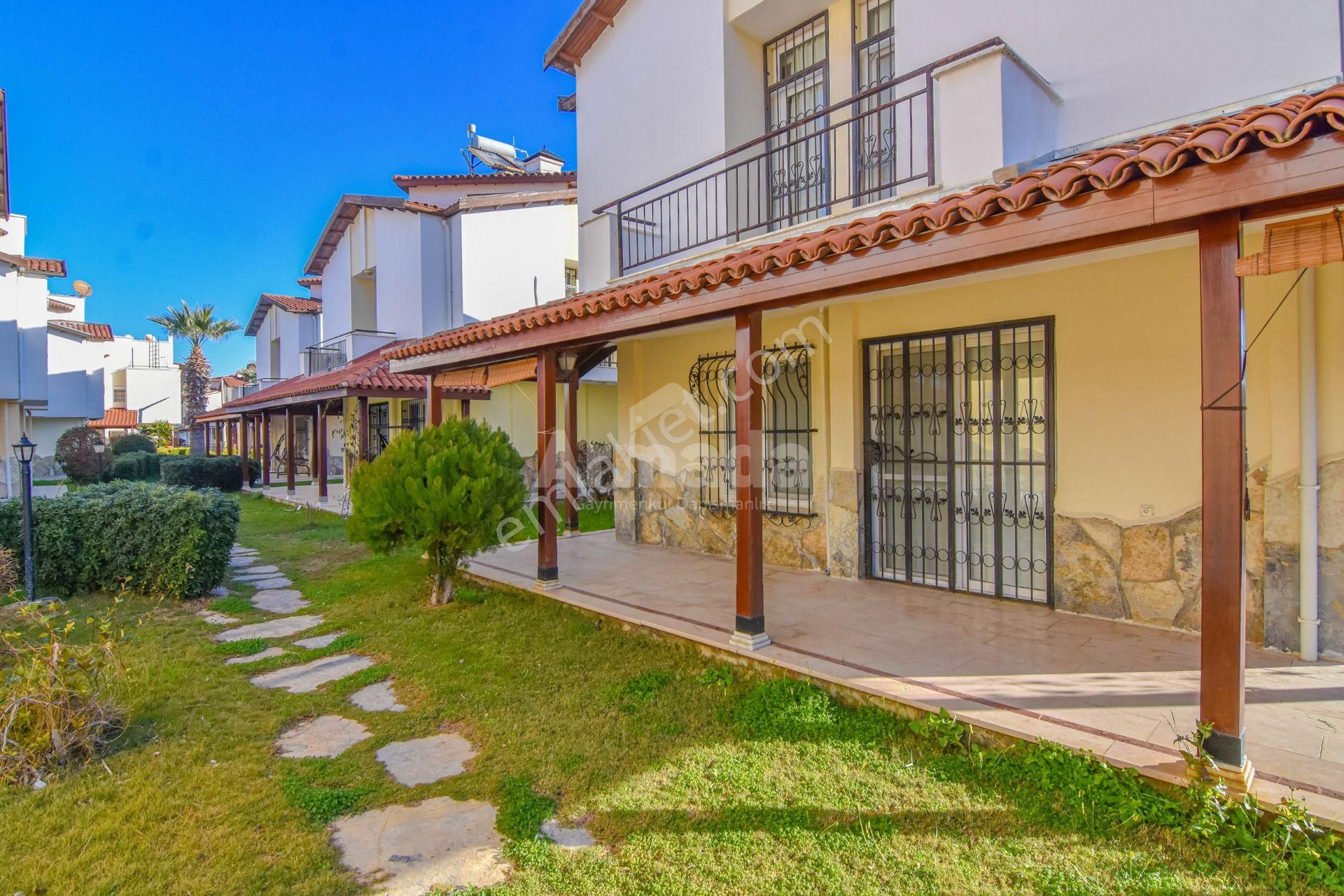 Kuşadası Soğucak'ta Denize Sıfır Satılık 4+1 Müstakil Villa - Görsel 34