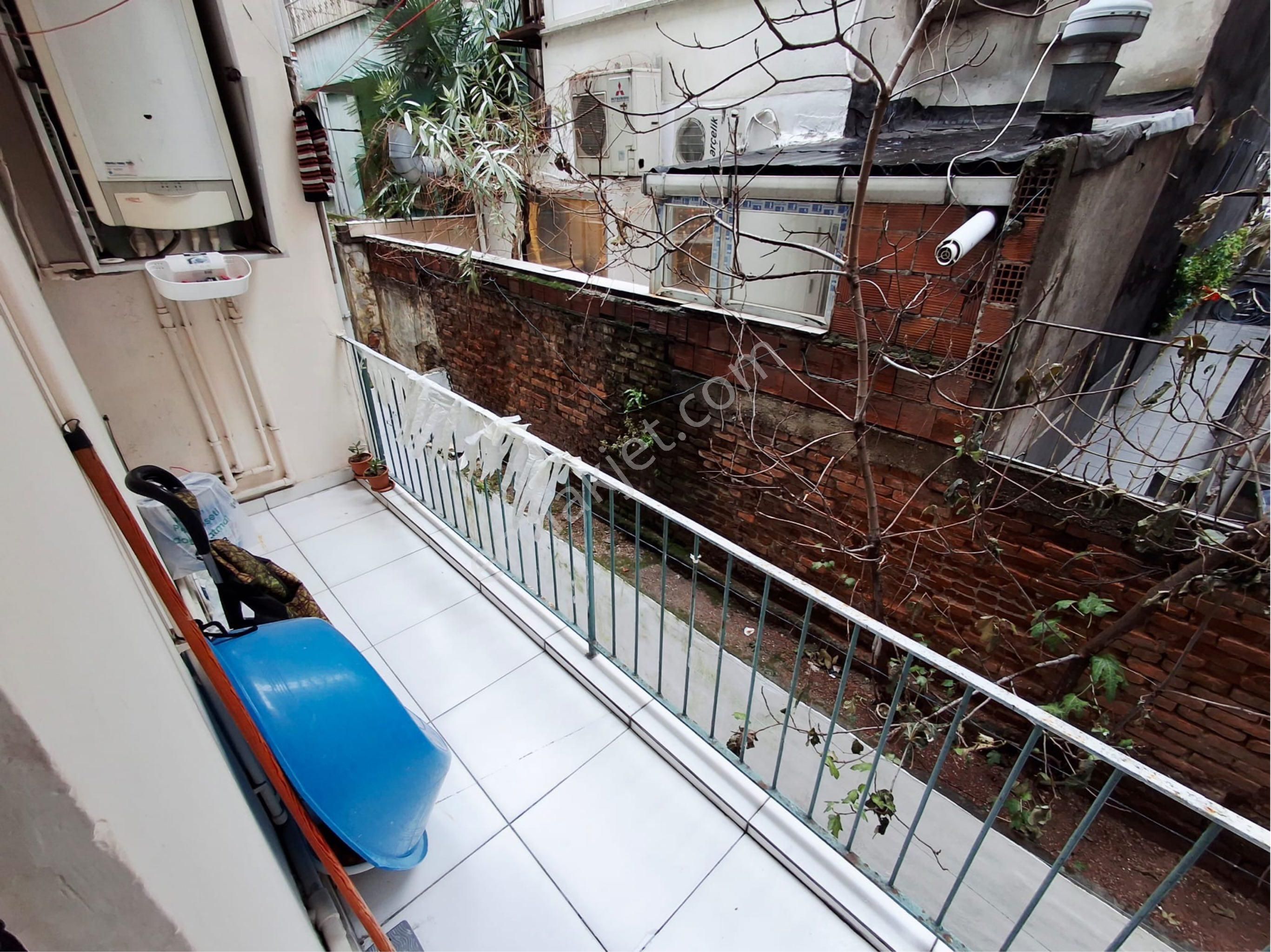 Ulugazi Mahallesinde İci Temiz Satılık Daire - Görsel 8