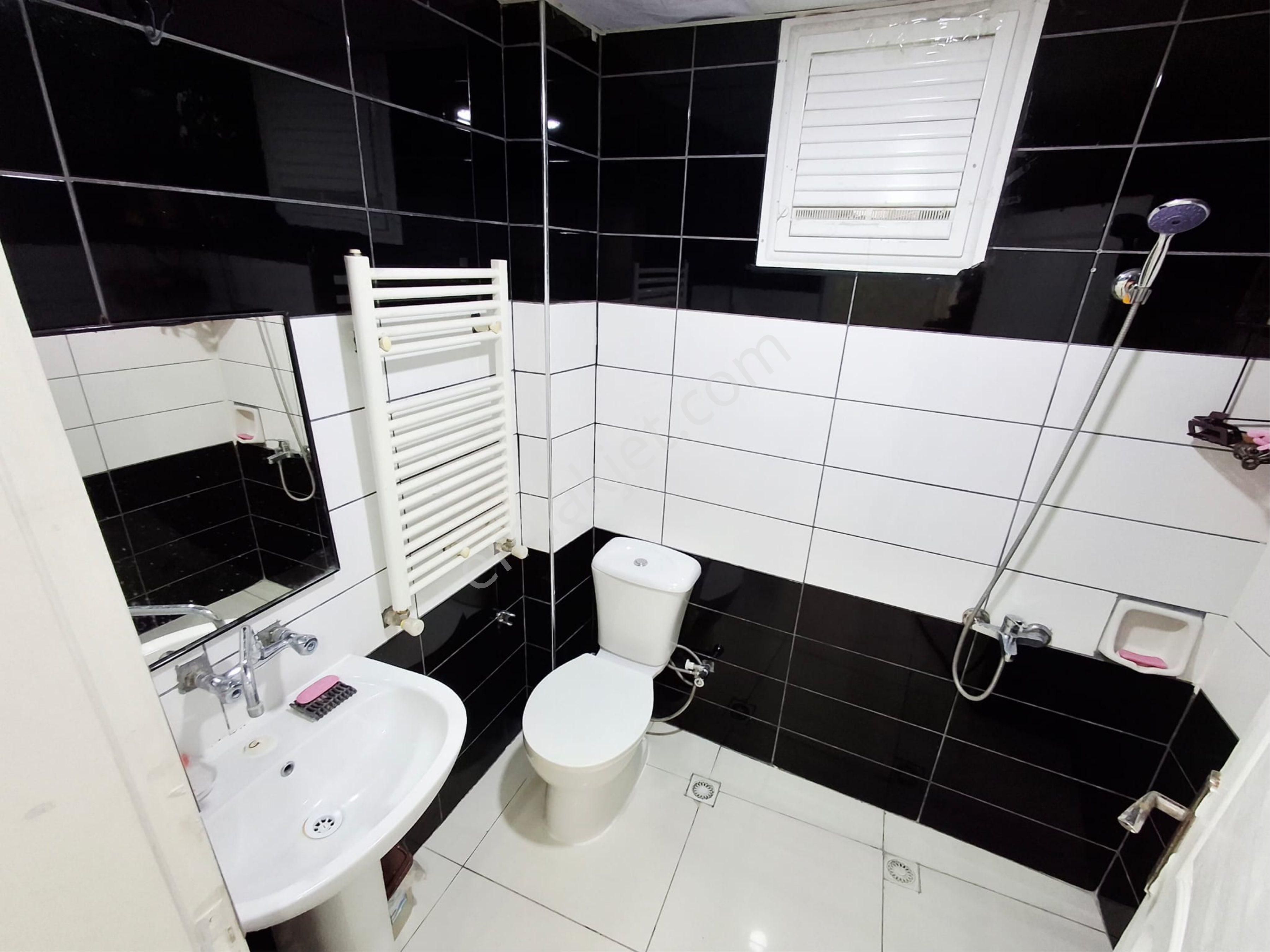 Ulugazi Mahallesinde İci Temiz Satılık Daire - Görsel 2