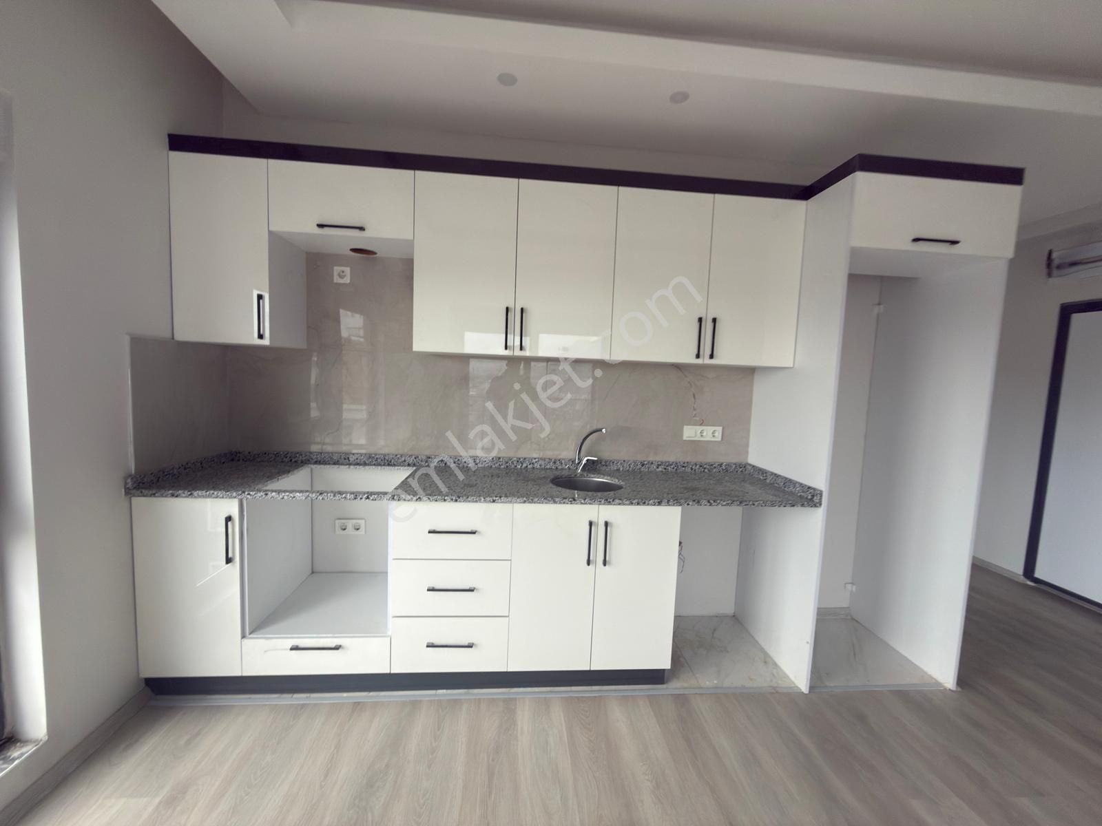 Ciplakli 2+1 American Mutfak Satilik Daire