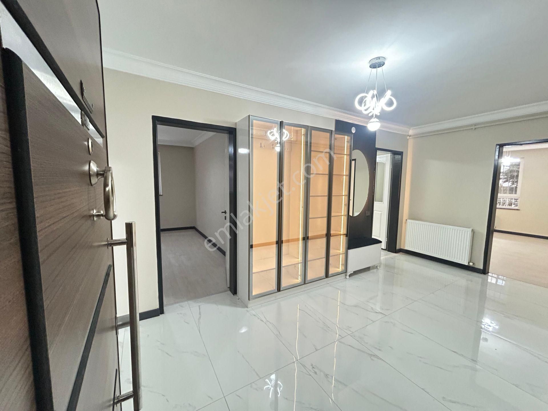 Taner'den Dikmen'de 4+1+kiler 2 Banyolu Asansörlü Kapalı Garajlı - Görsel 15