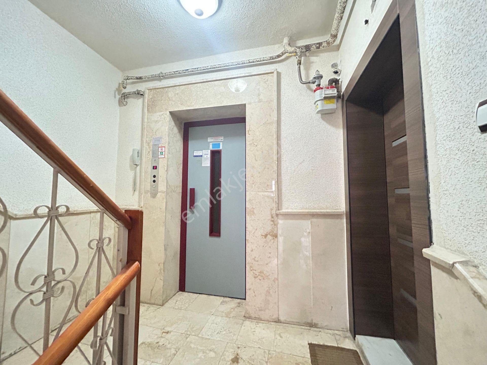 Taner'den Dikmen'de 4+1+kiler 2 Banyolu Asansörlü Kapalı Garajlı - Görsel 17