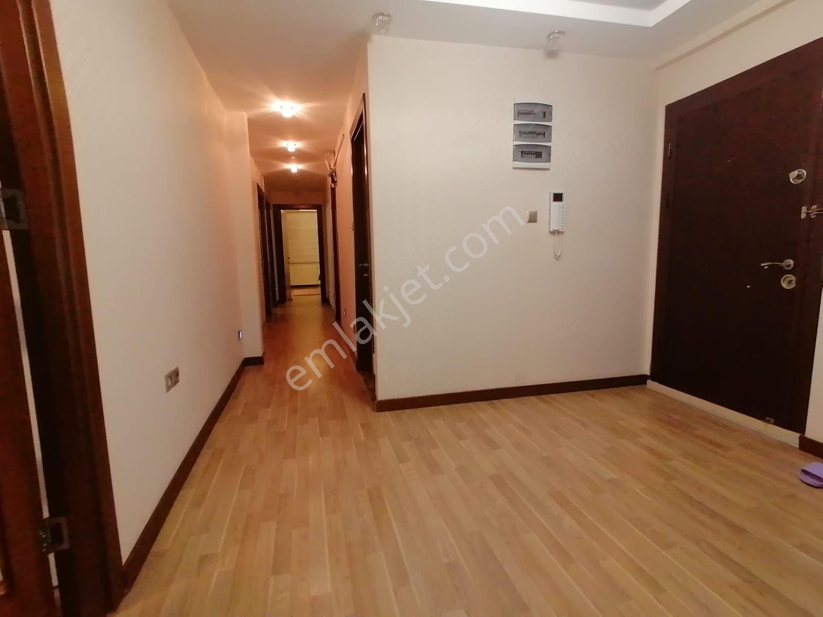 Medline Karşısı Havuzlu Sitede Sapasağlam Geniş Oturum!! - Görsel 16