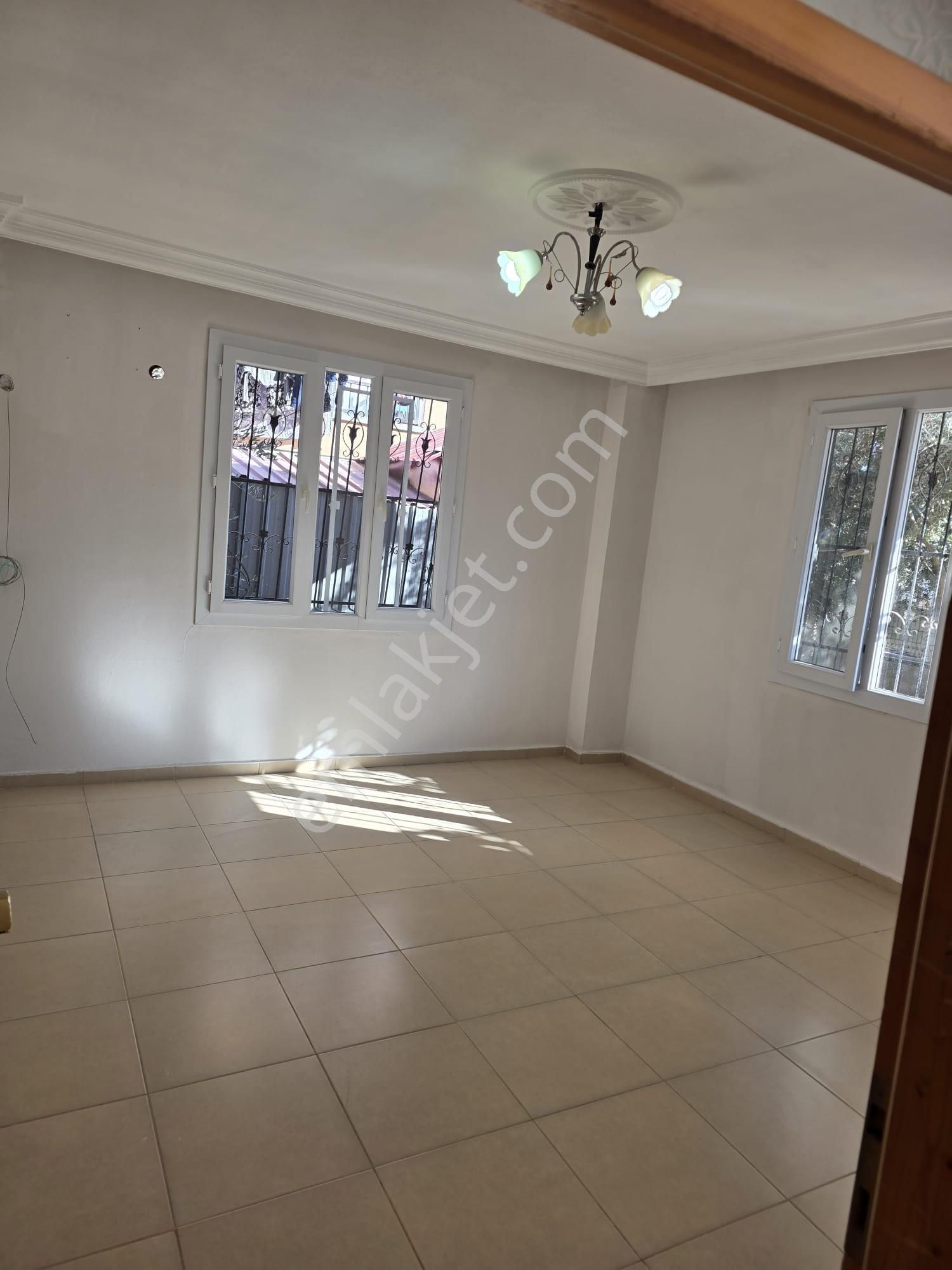 Adana Sarıçam Beycelide Kozan Yoluna Yakın Doğalgazlı Kombili 2+1 Kiralık Fırsat Daire - Görsel 2