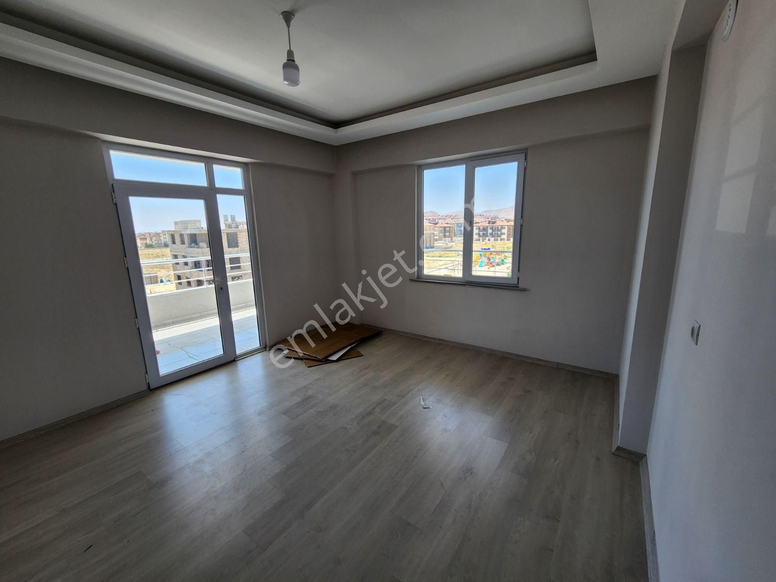 Askeri Üs Fabrikalar Servis Güzergahında Yatırımlık 2+1 Daire - Görsel 22