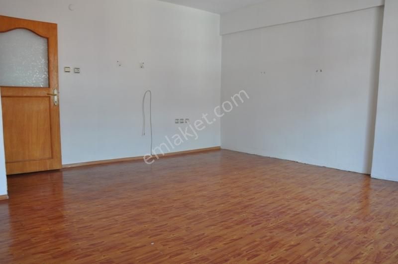 Lidya Emlak'tan 3+1 130m2 Ara Kat Cadde Yanı Satılık Daire - Görsel 8