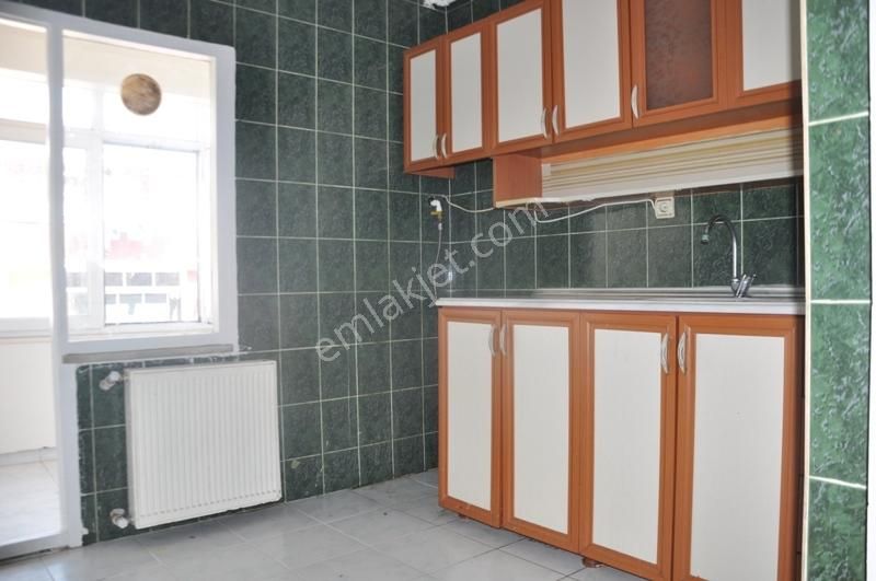 Lidya Emlak'tan 3+1 130m2 Ara Kat Cadde Yanı Satılık Daire