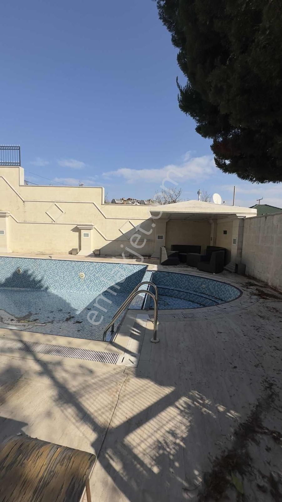 Büyükçekmecede Eşsiz Eşyalı Asansörlü Havuzlu Satılık 6+2villa - Görsel 3