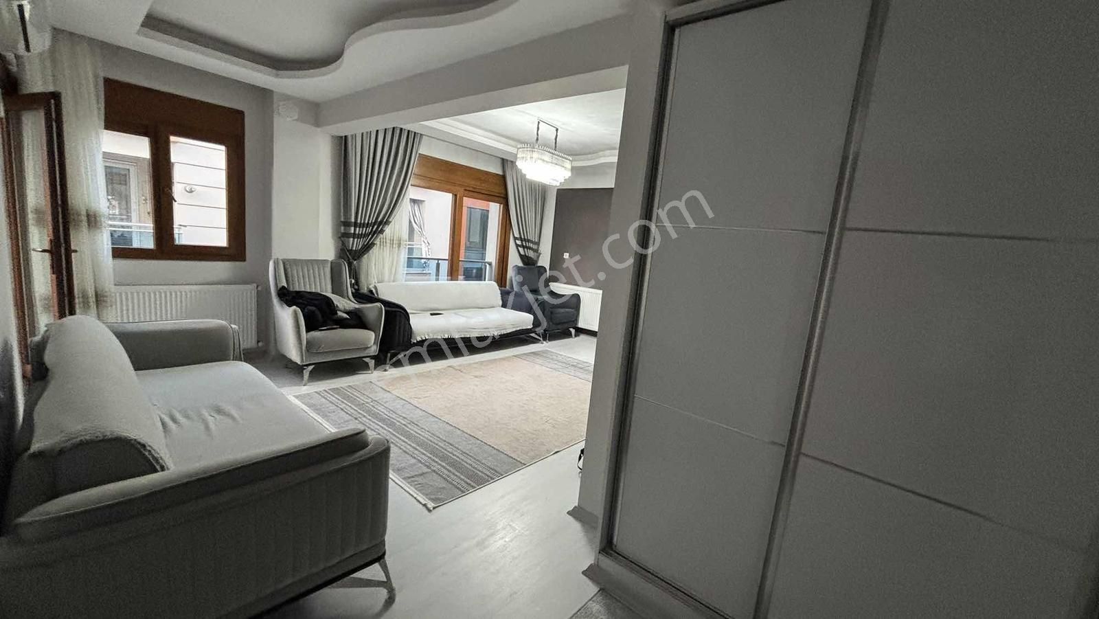 Çiğli Yeni Mh. Çiğli Bld. Hastane Yakını Satılık Geniş 2+1 Cb Ph