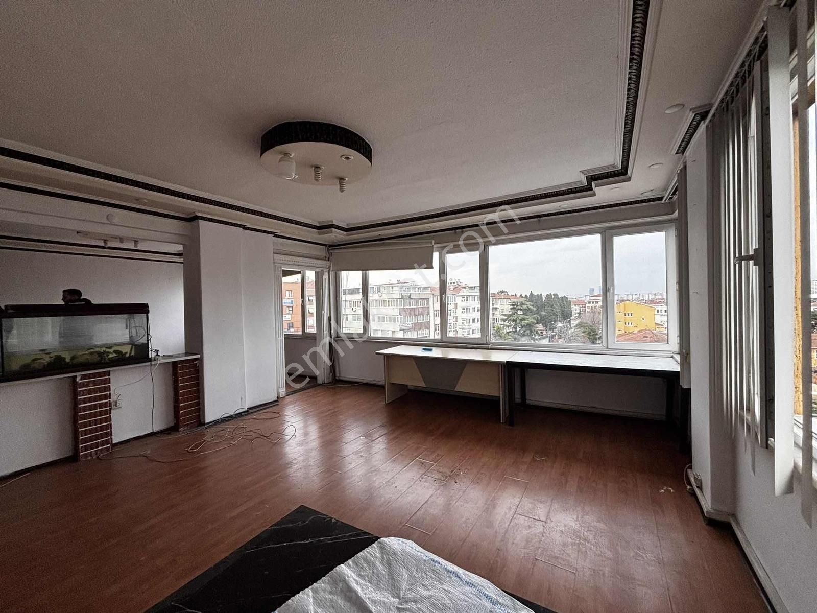 İncirli Caddesinde Ön Cephe 50m2 İşhanı Katı Yangın Merdivenli - Görsel 6