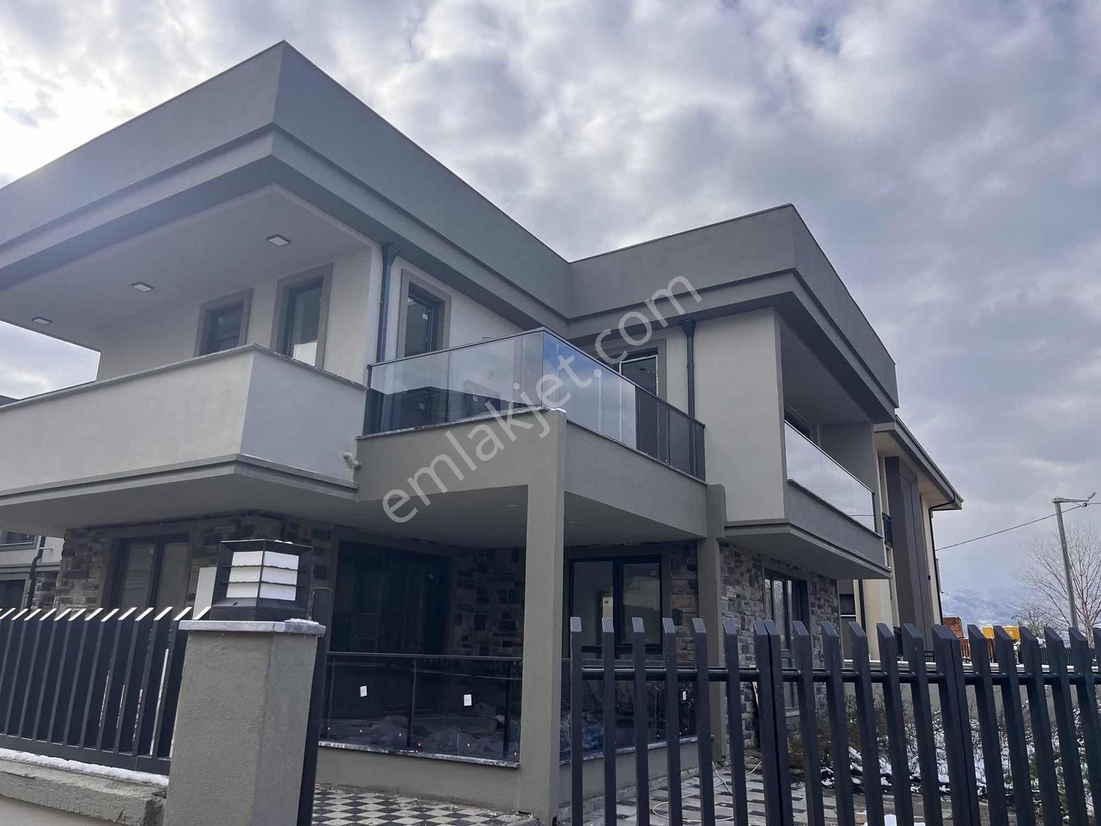 Çevreyolunda Köşe Villa - Görsel 27