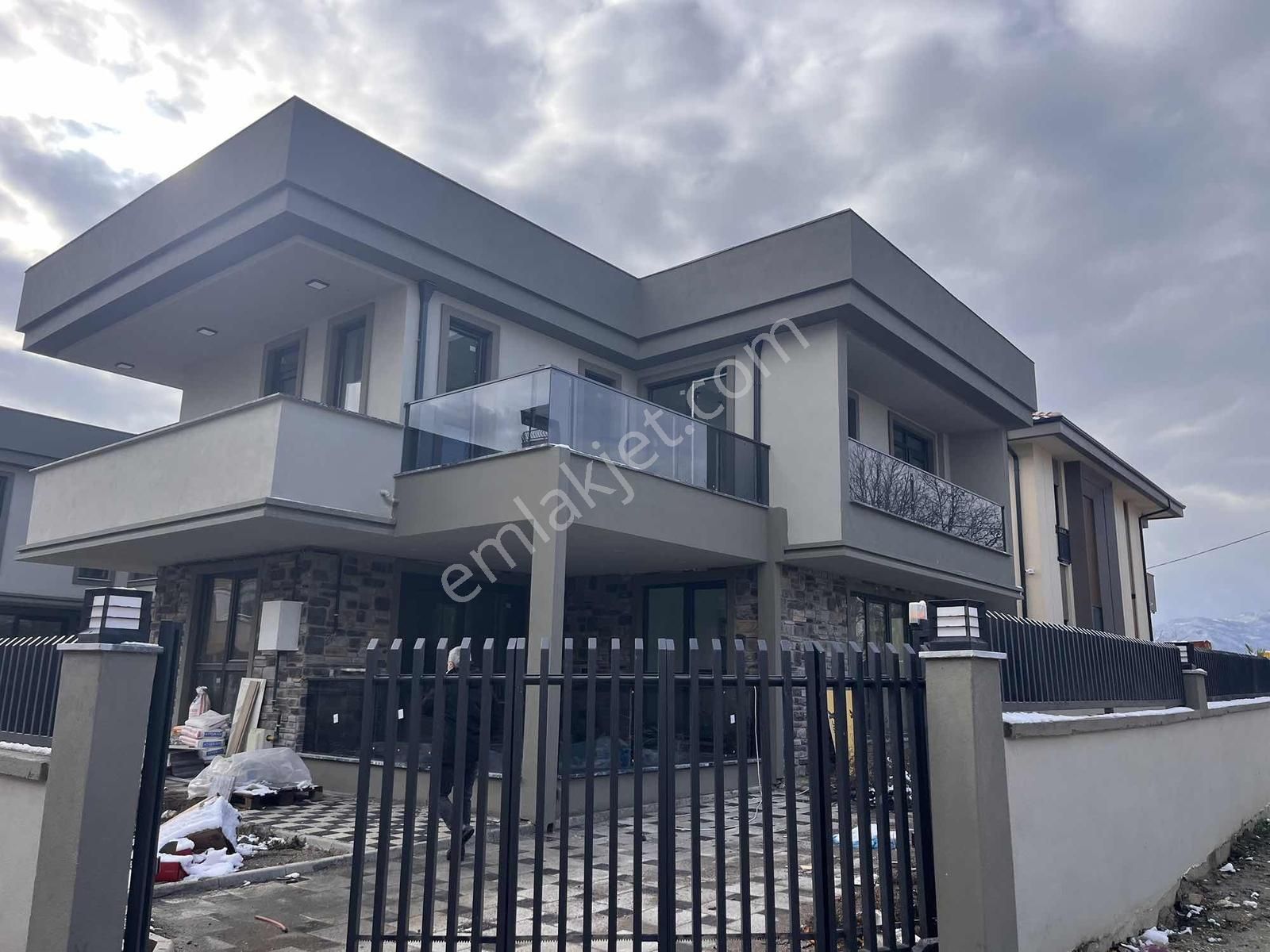 Çevreyolunda Köşe Villa - Görsel 14