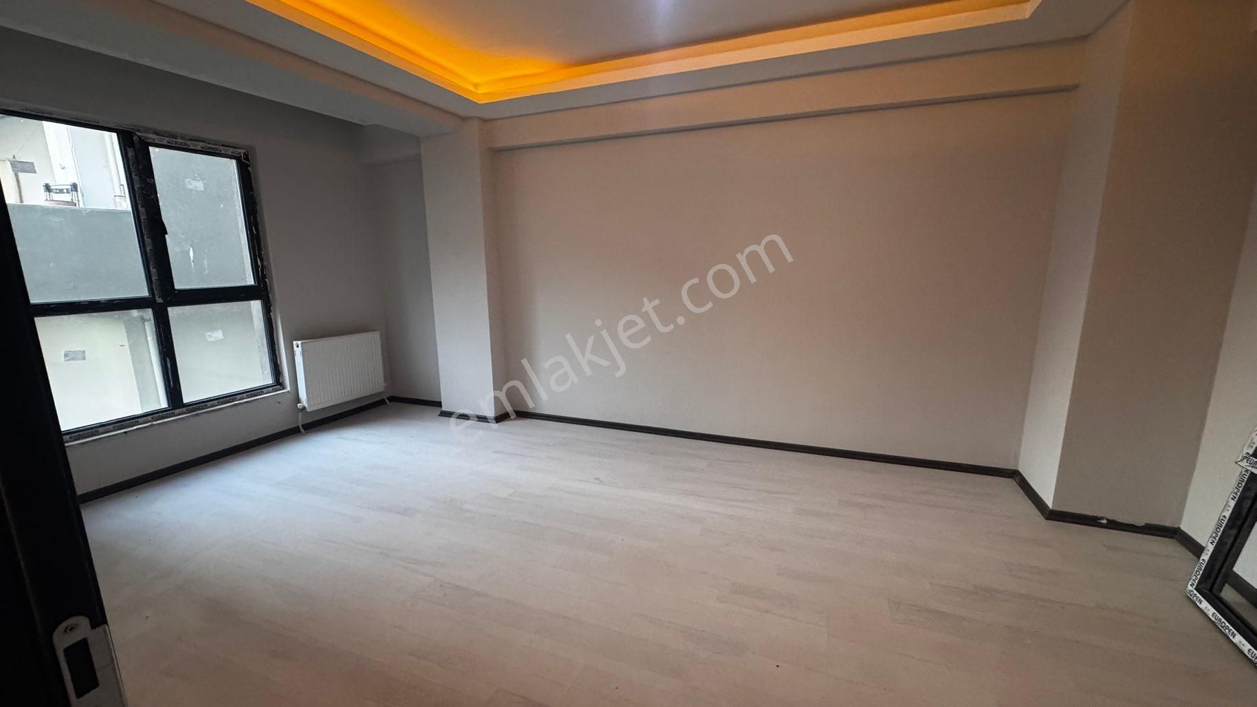 Tekirdağ Kapaklı Bahçelievler’de Merkez Konumda 2 + 1 Ara Kat Daire