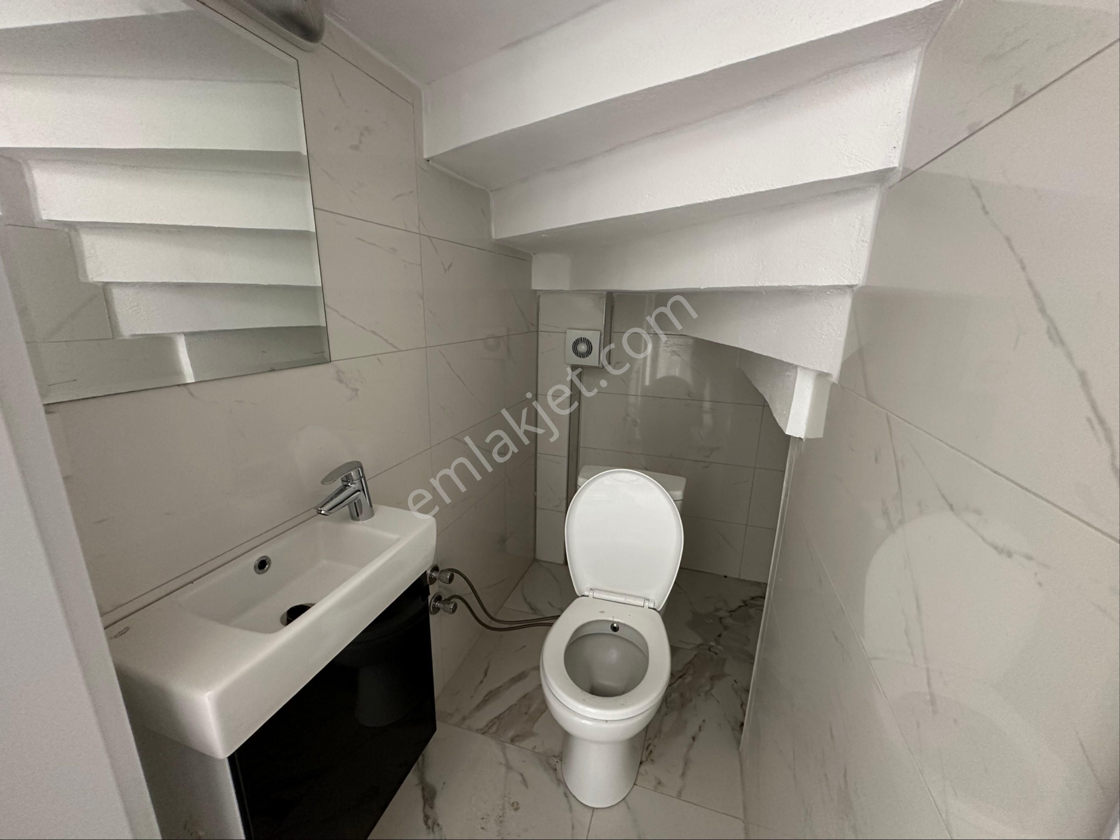 Özderede Merkezi Konumda Otoparklı Villa ((teklife Açık )) - Görsel 8