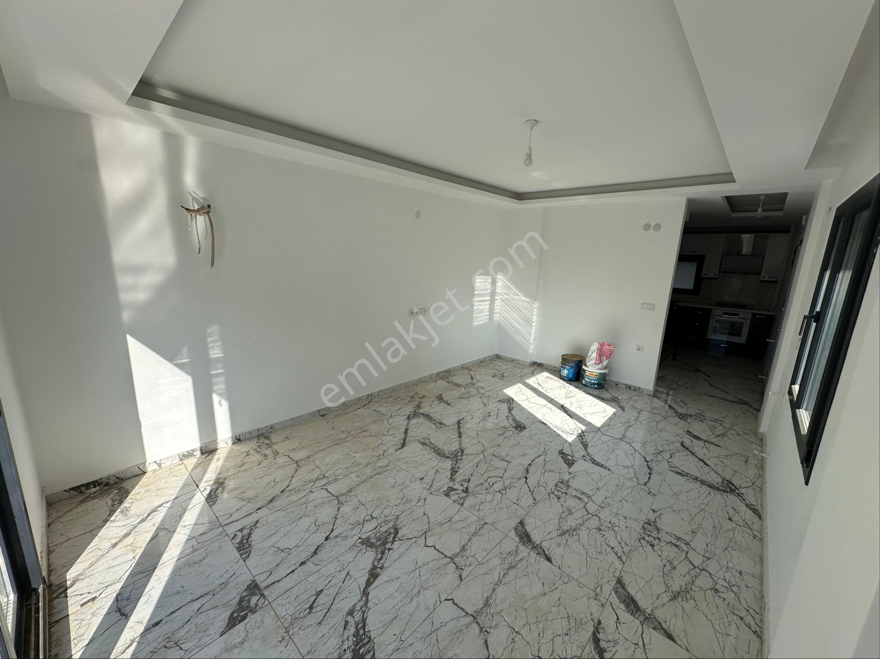 Özderede Merkezi Konumda Otoparklı Villa ((teklife Açık )) - Görsel 6