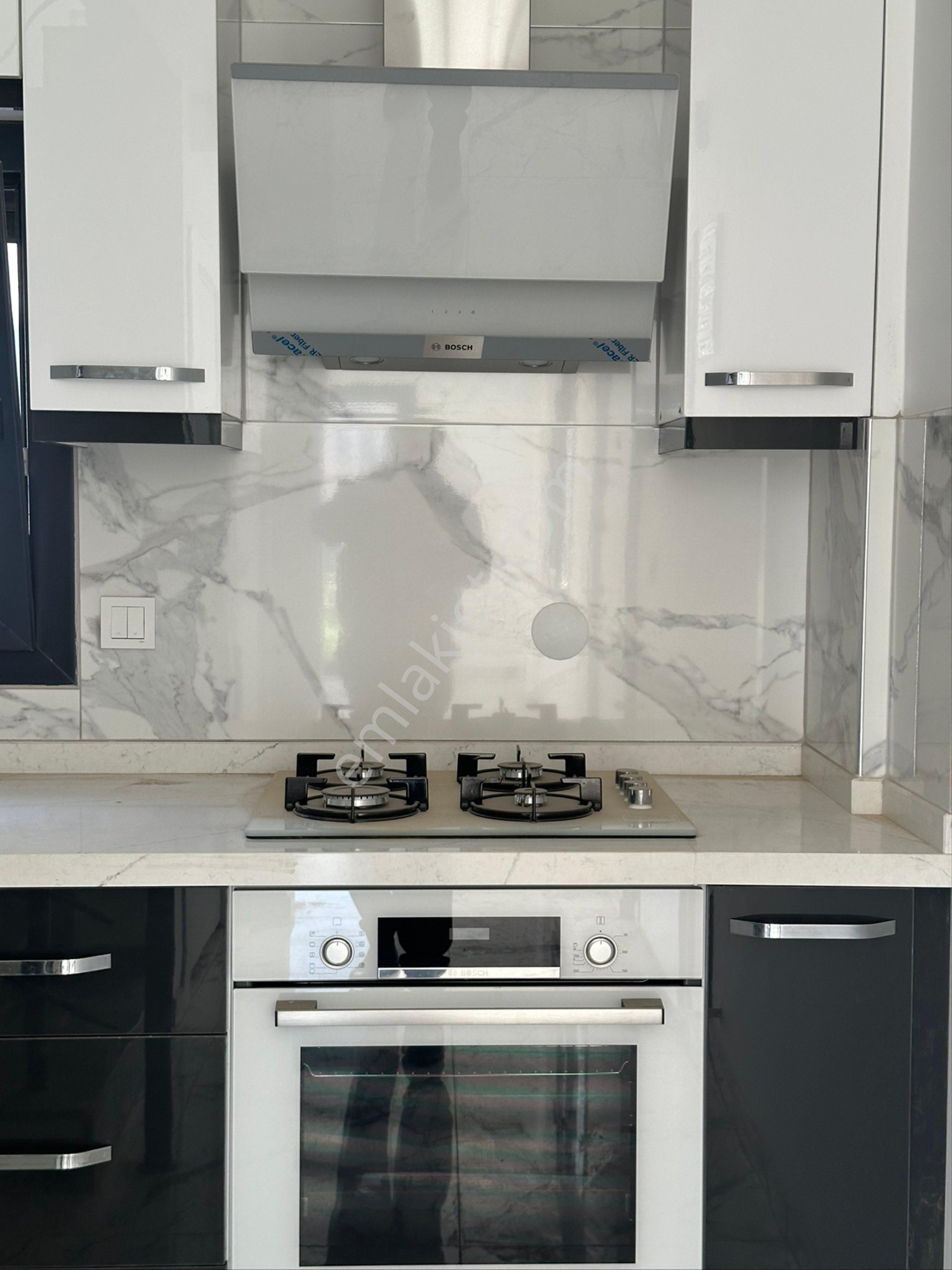 Özderede Merkezi Konumda Otoparklı Villa ((teklife Açık )) - Görsel 28