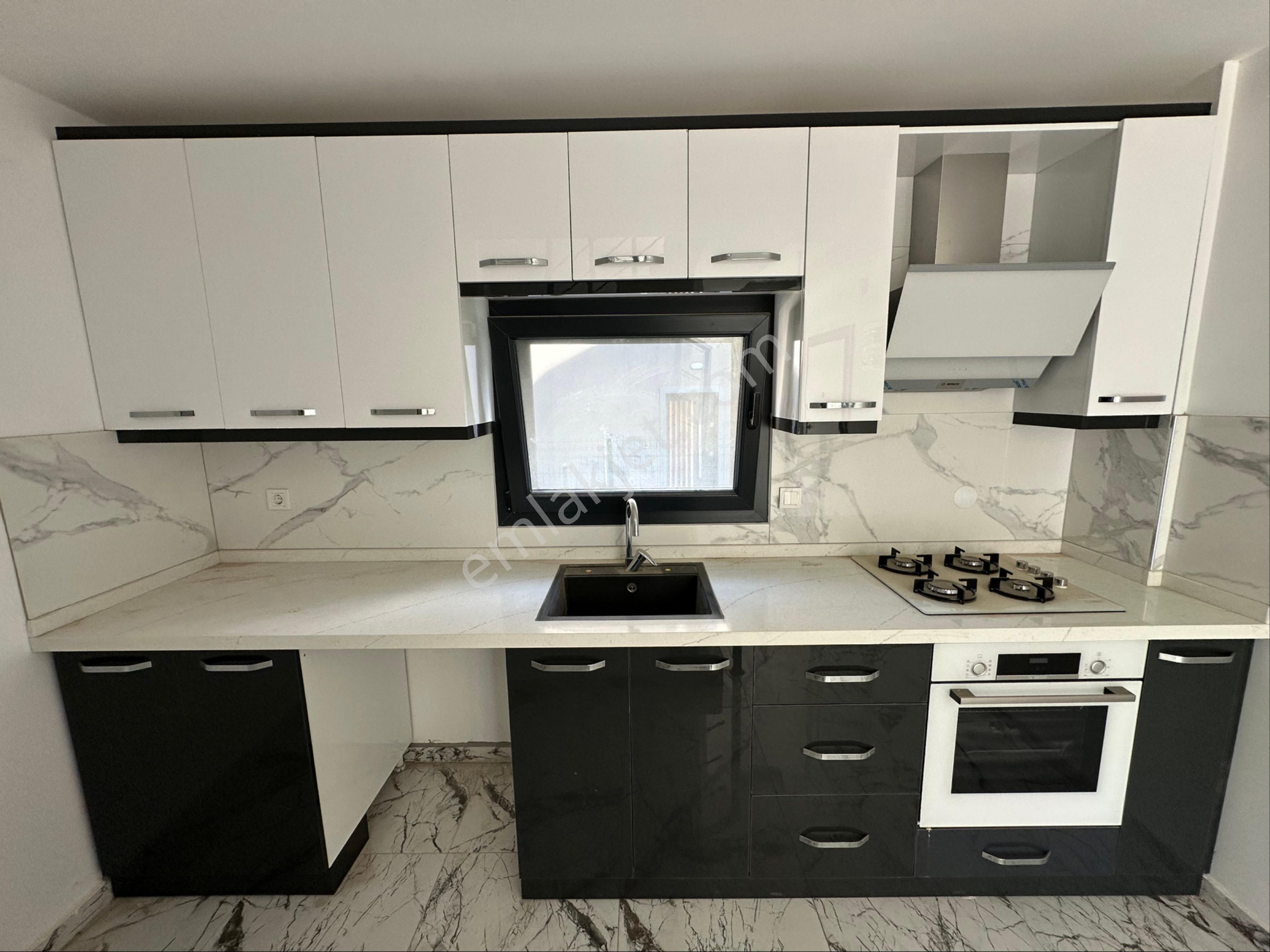 Özderede Merkezi Konumda Otoparklı Villa ((teklife Açık )) - Görsel 29