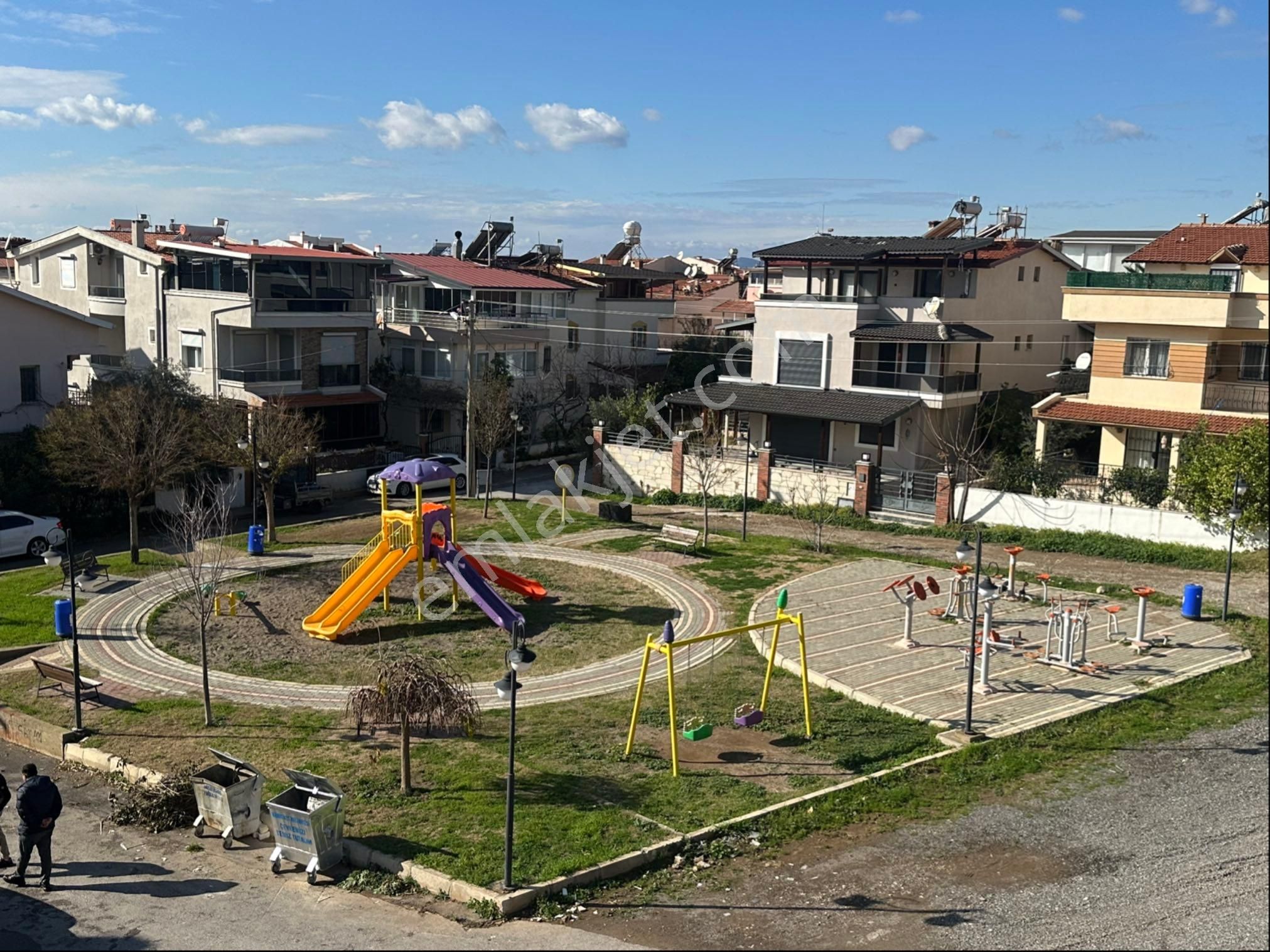 Özderede Merkezi Konumda Otoparklı Villa ((teklife Açık )) - Görsel 24