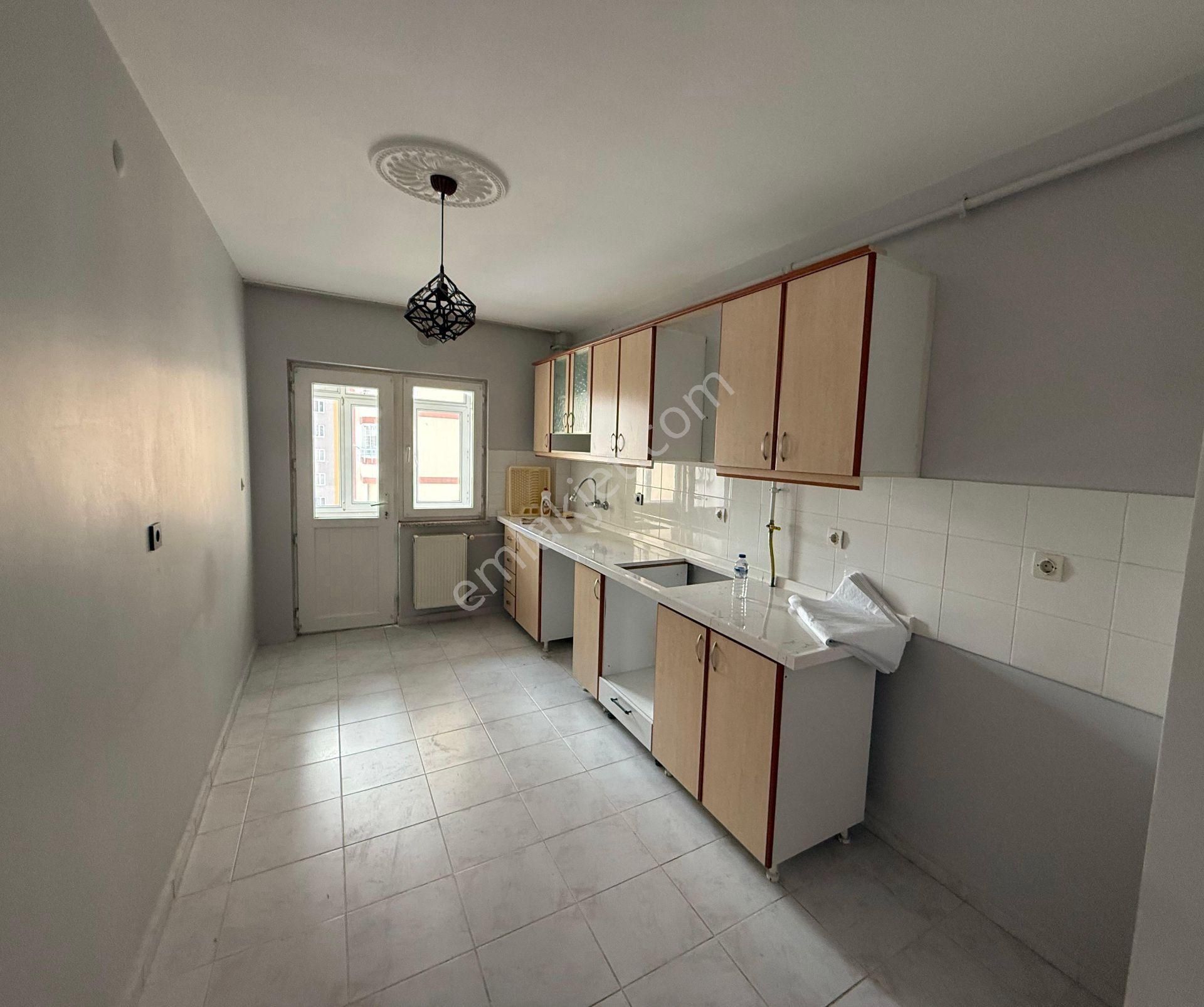 Beyazşehir Mah Cadde Üzeri Satılık Ara Kat Fırsat Dairesi - Görsel 9