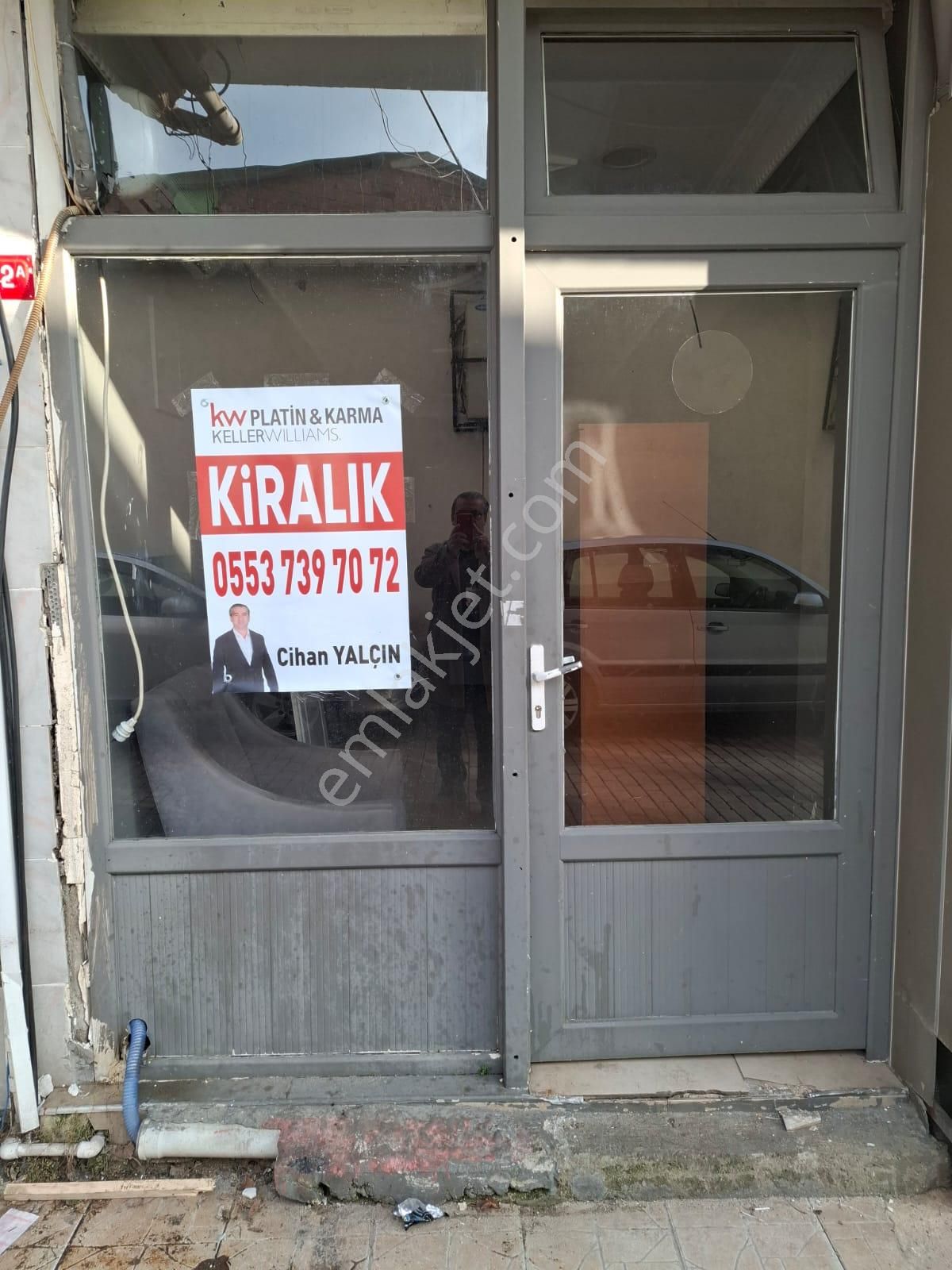 İstinye Çarşı İçi | 27 M² | Caddeye Paralel | Kiralık İşyeri