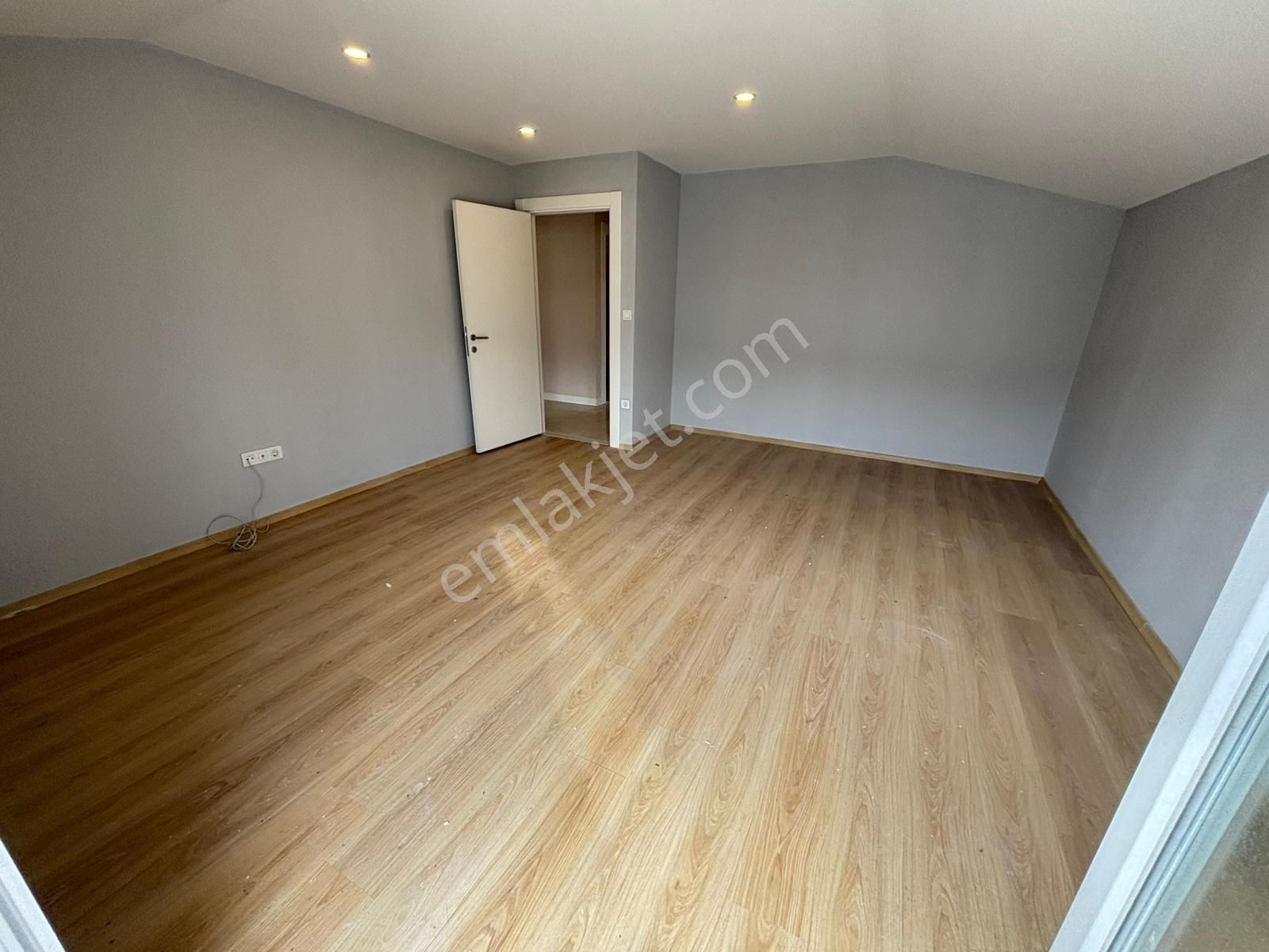 Piyasa Gayrımenkulden Şehri Beyaz 2 De Geniş Satılık 5+1 Dublex - Görsel 10