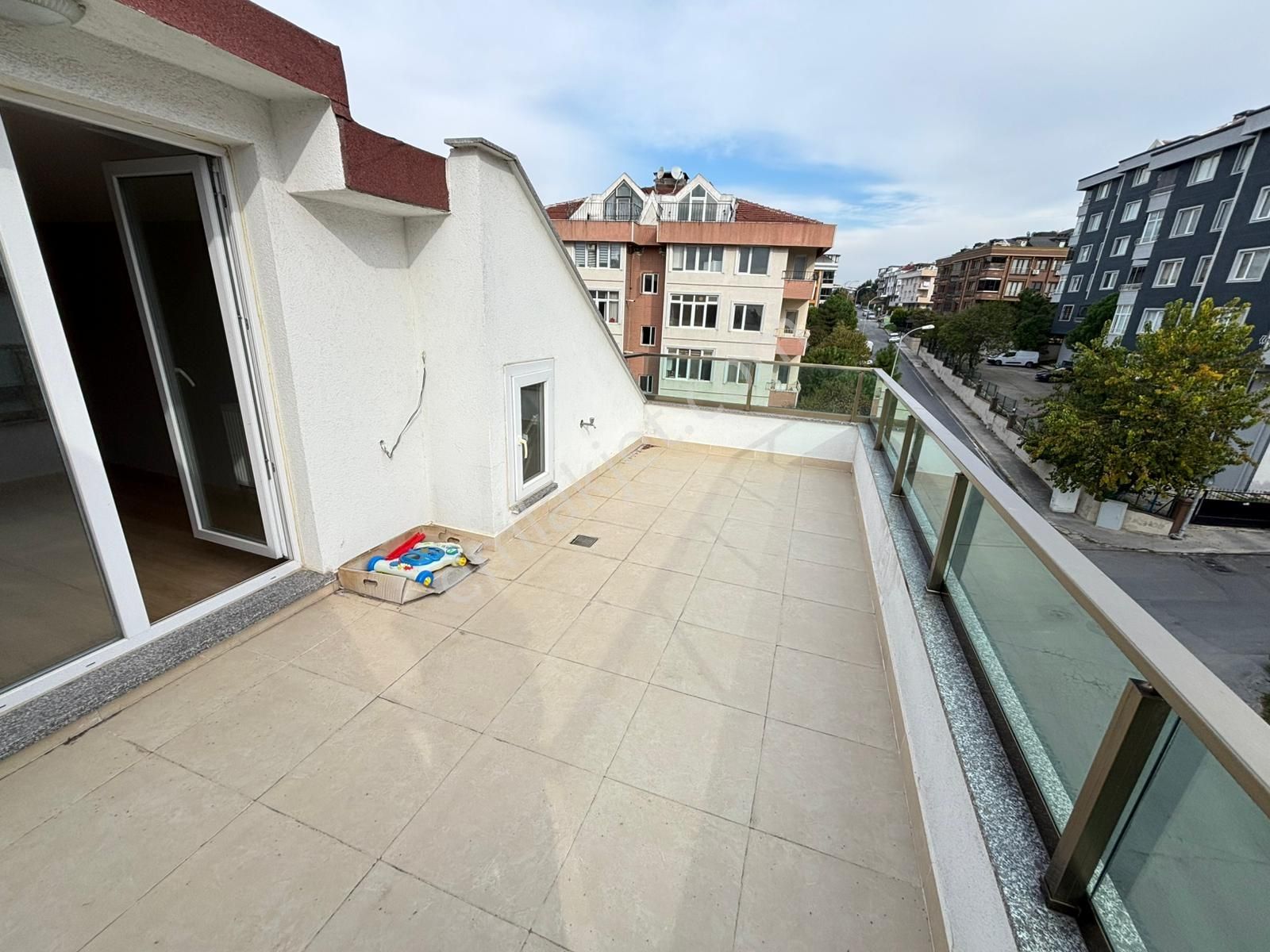 Piyasa Gayrımenkulden Şehri Beyaz 2 De Geniş Satılık 5+1 Dublex - Görsel 30