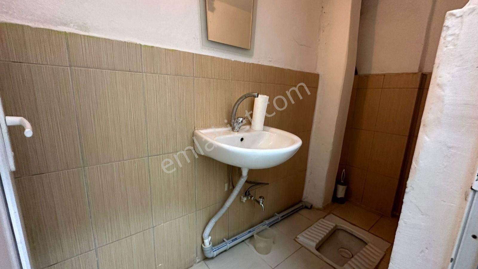 Başokur'dan Bahçelievler Şirinevler Mh. Cadde Üzeri Kiralık - Görsel 6