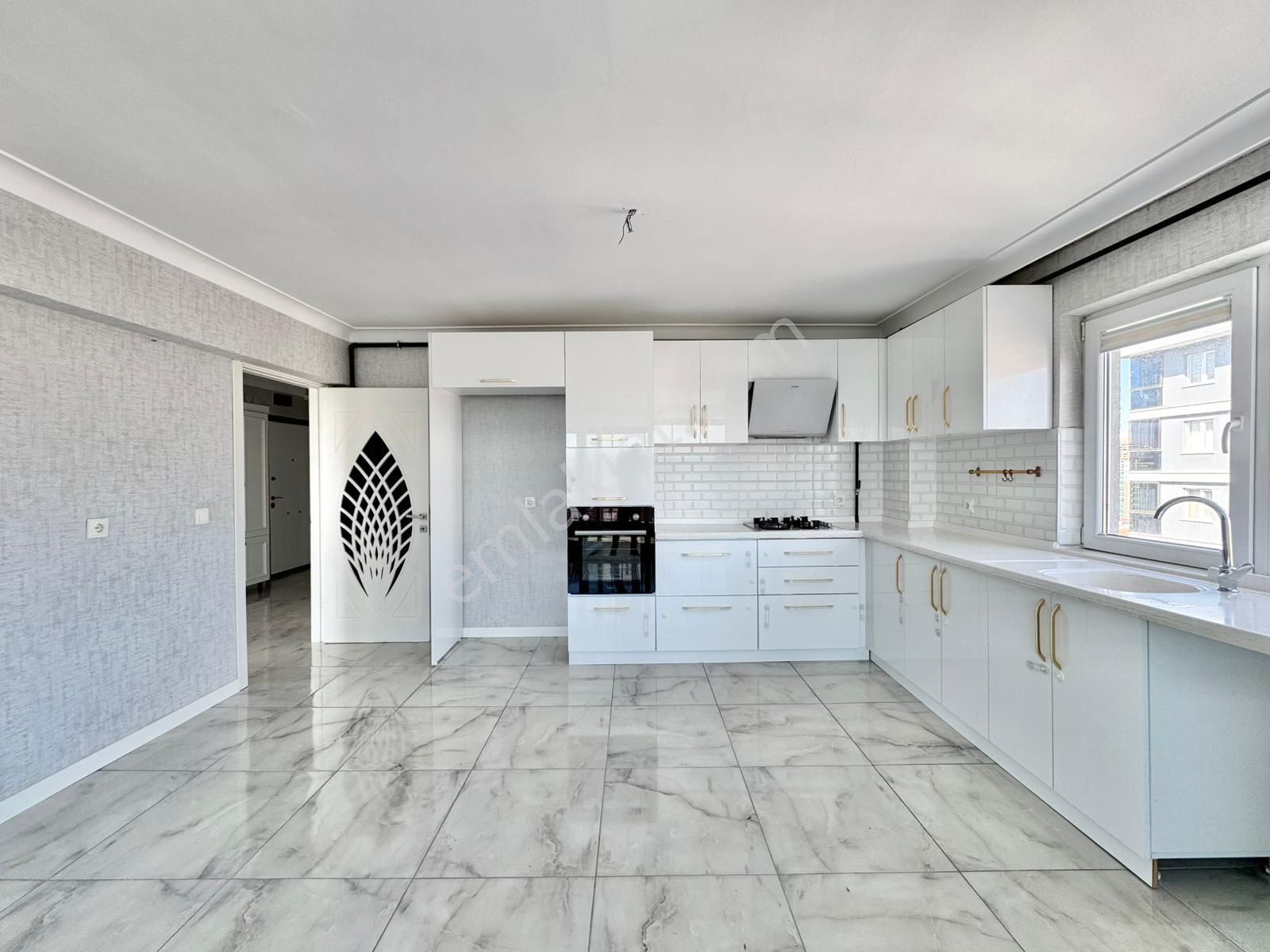Ufuk Kılıç Emlak'tan Ful Ankara Manzaralı 4+1 Lüx Site Dairesi - Görsel 3