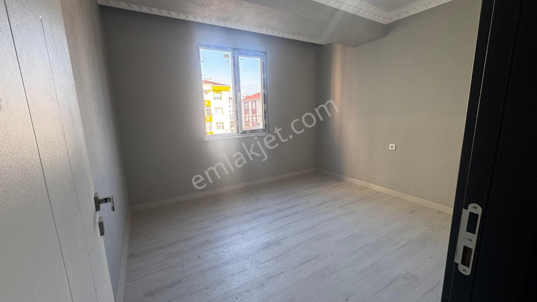 Tekirdağ Bahçelievler’de Ara Kat 2 + 1 Sıfır Daire - Görsel 6