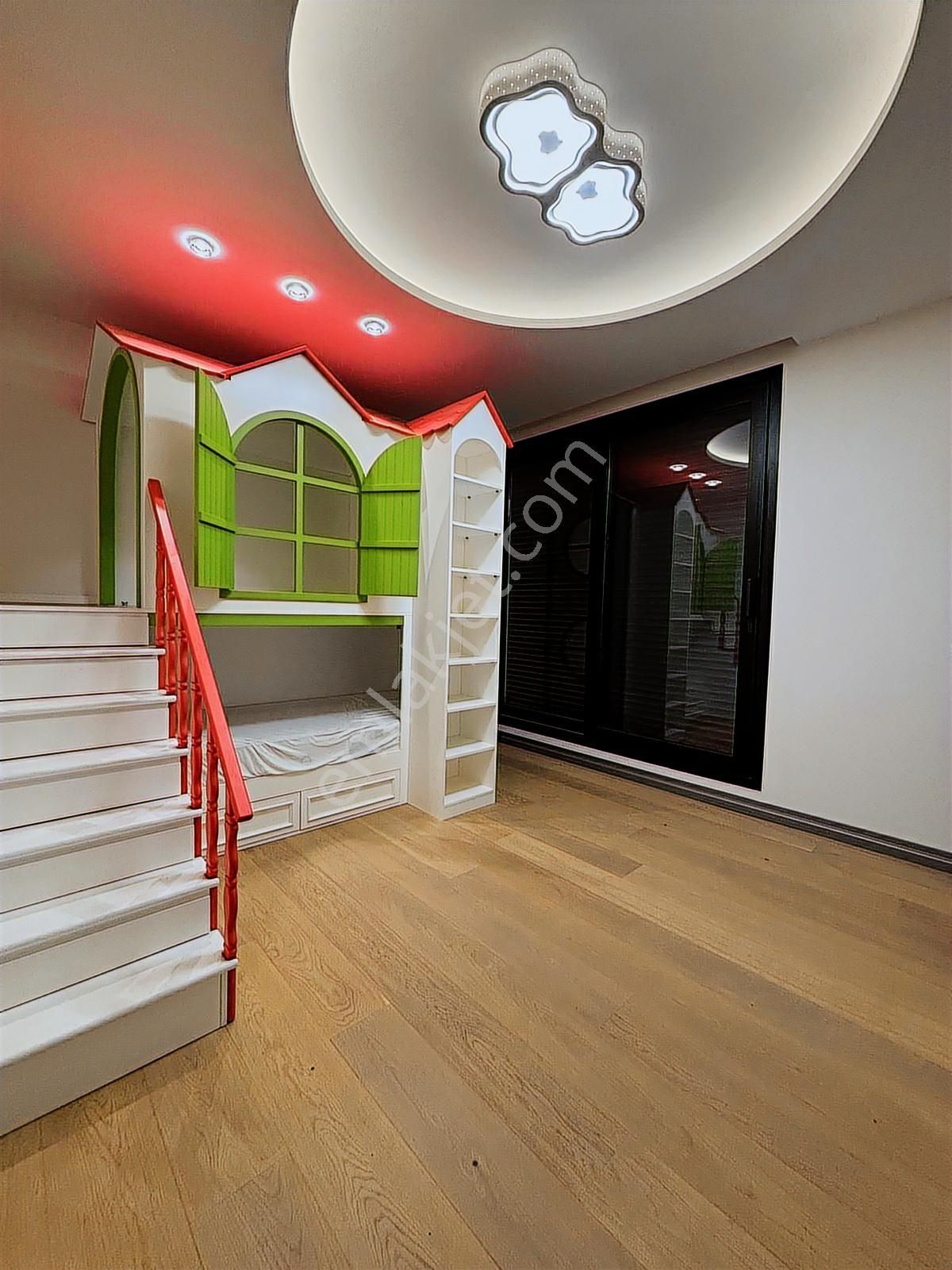 Kaan Emlaktan Göveçlikte Ultra Lüks Kiralık Villa - Görsel 26