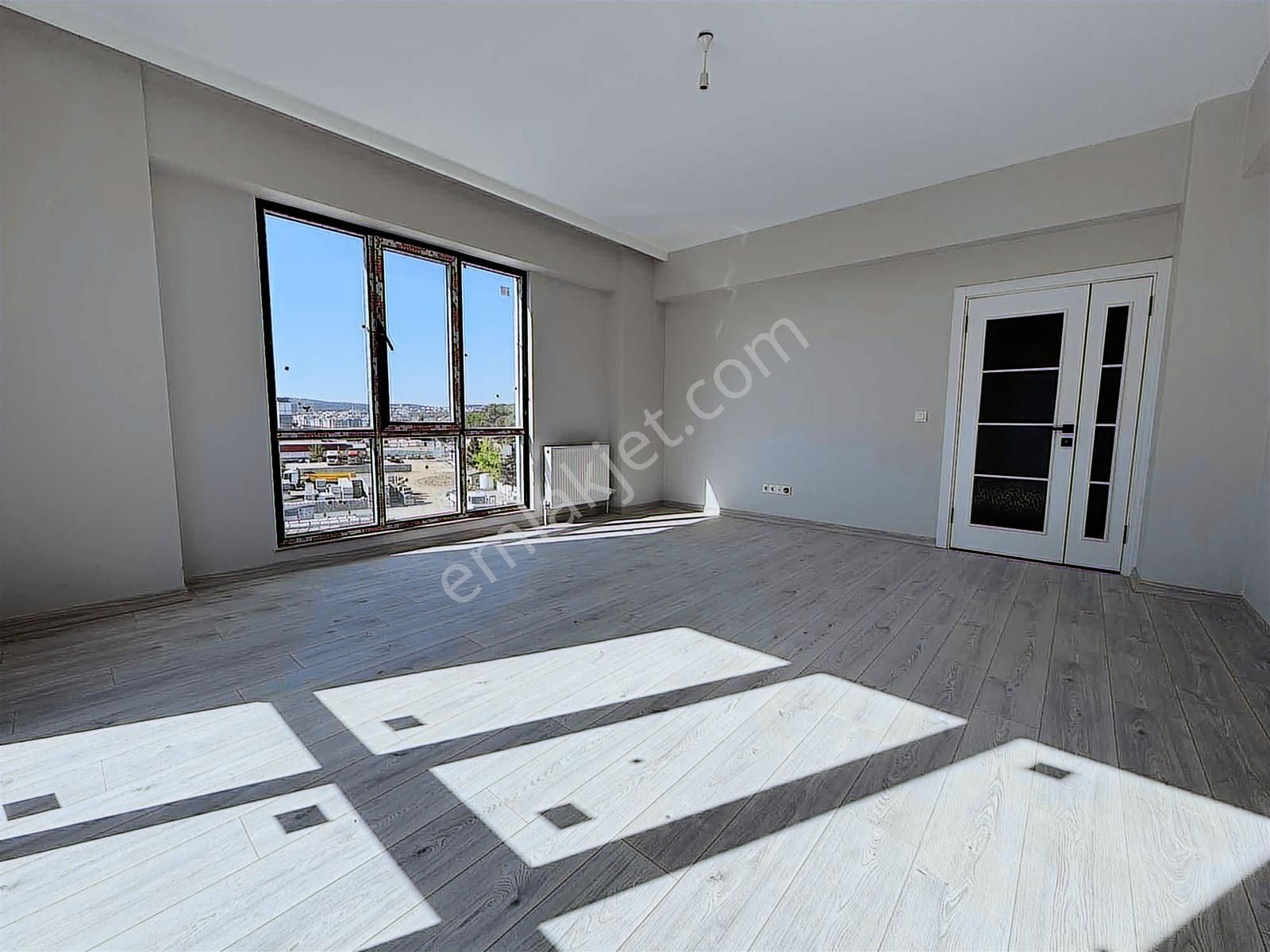 Sancaktepe Sitede Cadde Üzeri Satılık 90 M2 2+1 Daire - Görsel 8