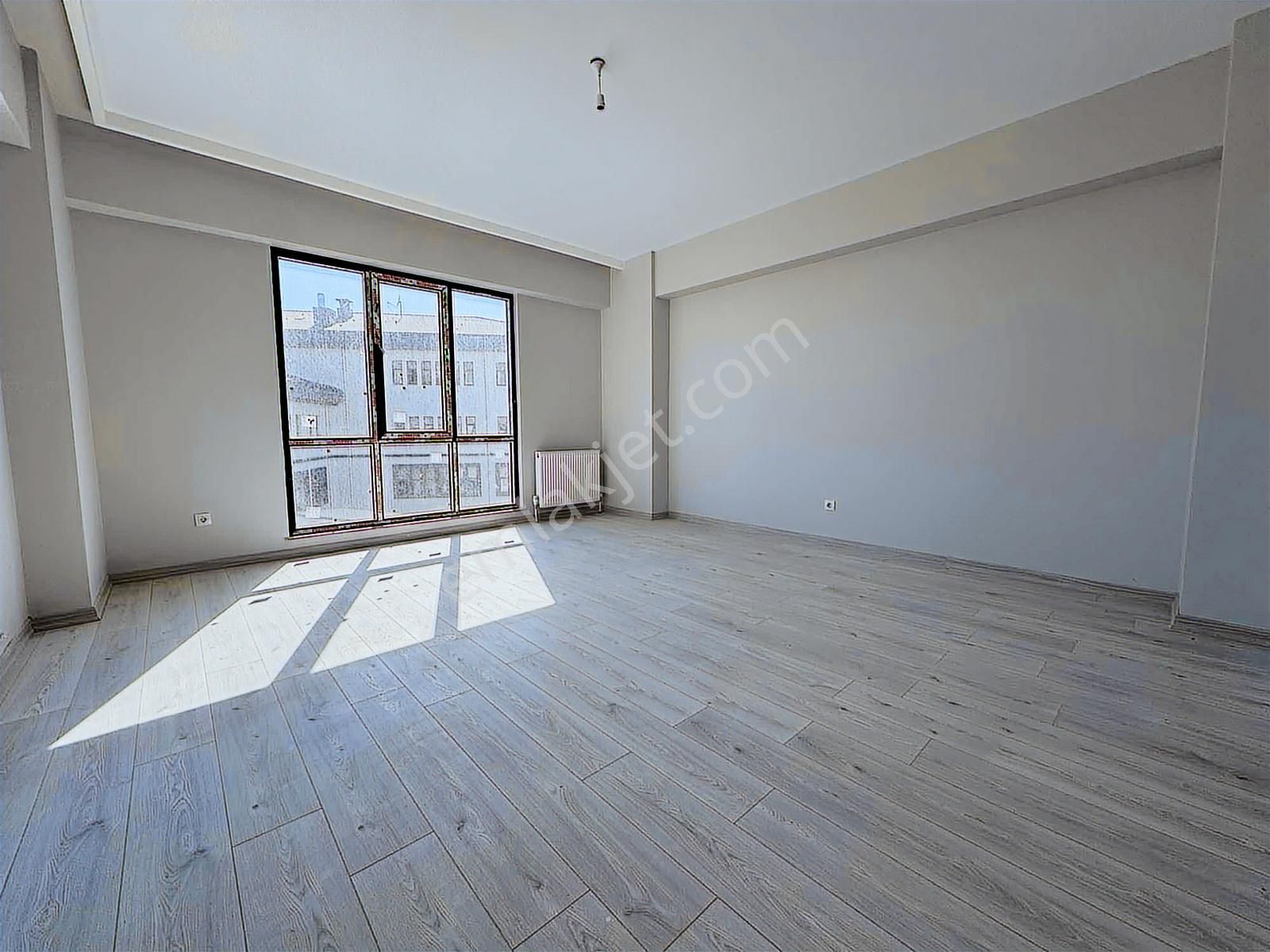 Sancaktepe Sitede Cadde Üzeri Satılık 90 M2 2+1 Daire - Görsel 22