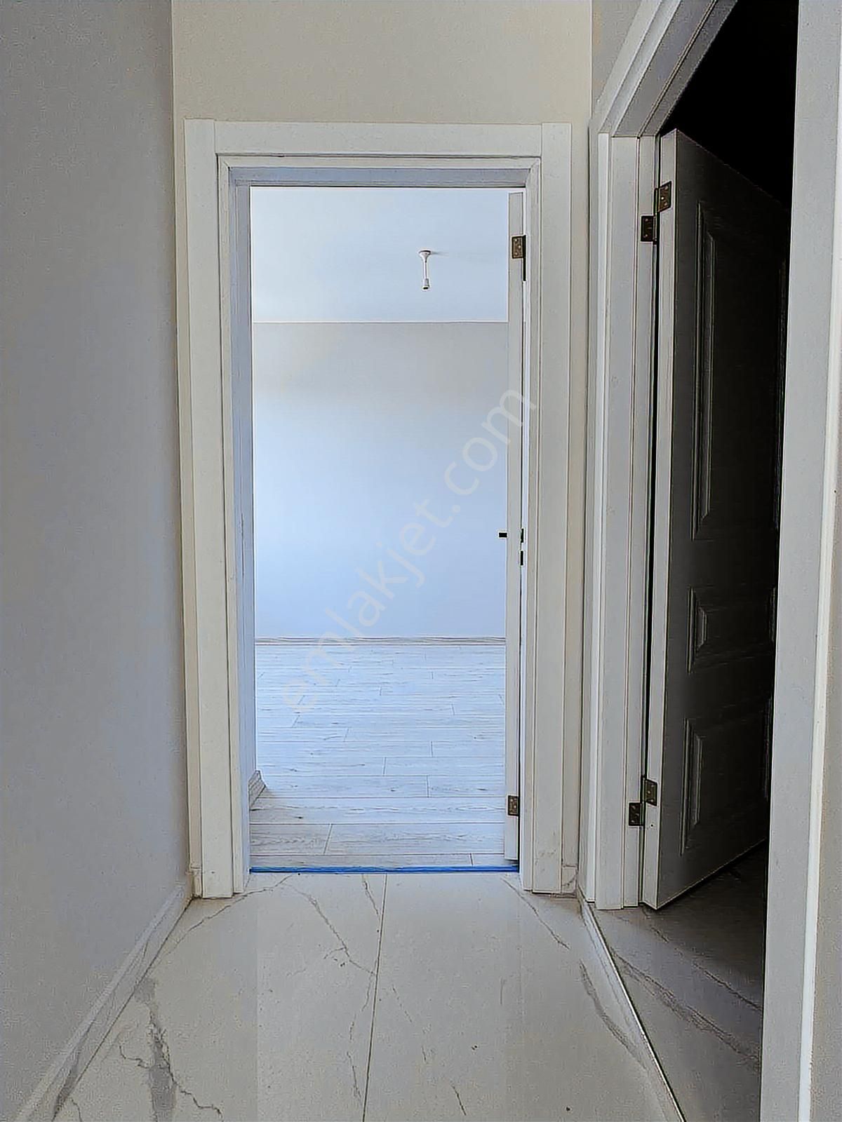 Sancaktepe Sitede Cadde Üzeri Satılık 90 M2 2+1 Daire - Görsel 6