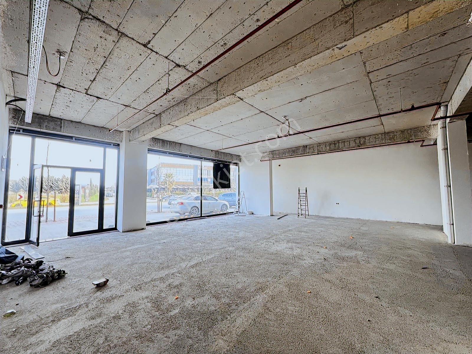 Serdivan Arabacı Alanı Mah. 240 M² Yola Cepheli Kiralık Dükkan - Görsel 8