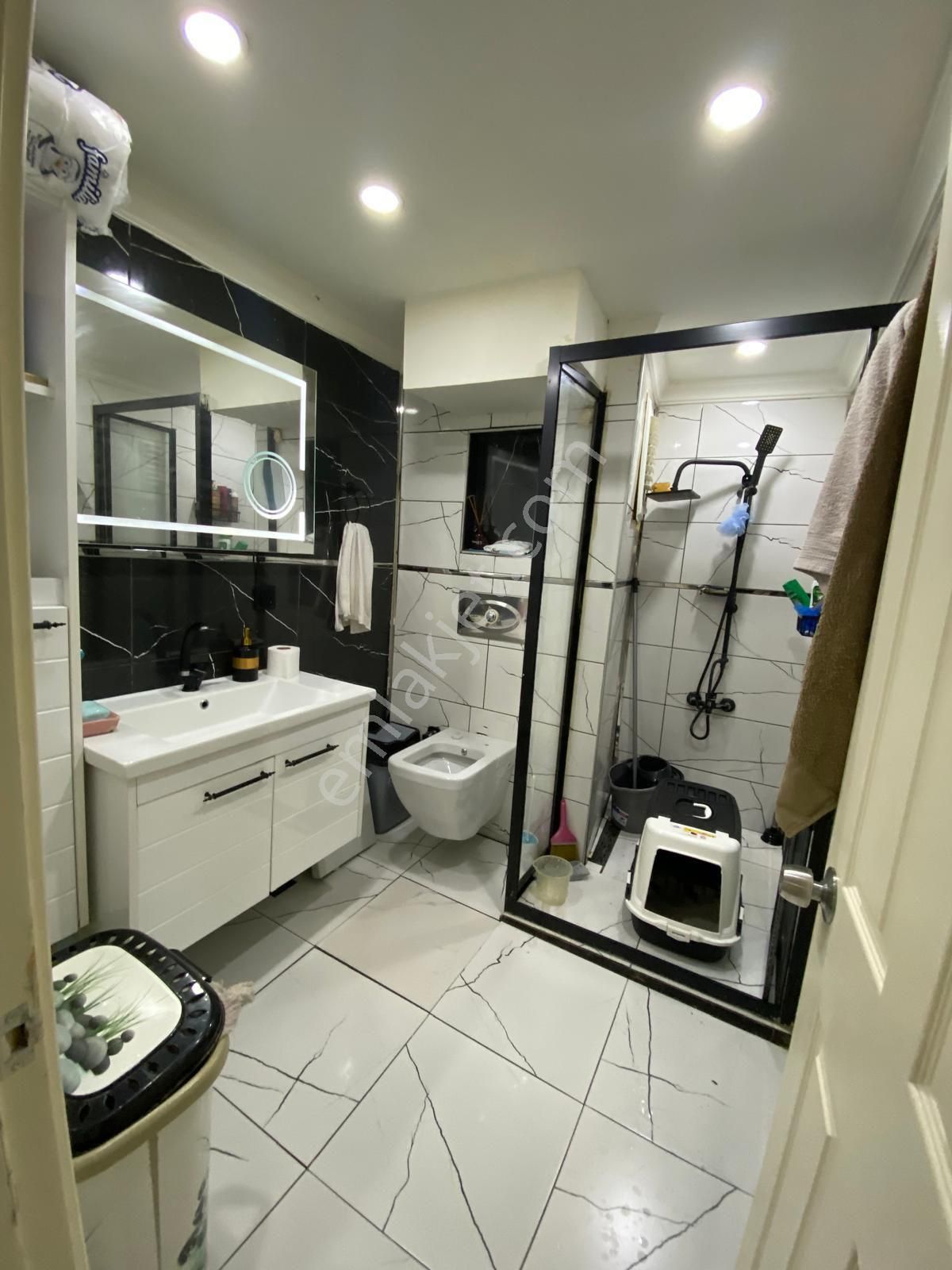 Zeynep Kamil Hasta Ne Yakın - Görsel 9