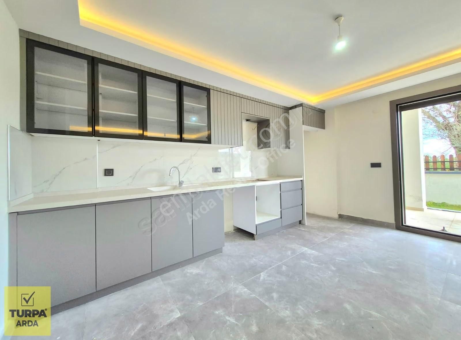 Karaburun Saip Mah Doğa Deniz Manzaralı Yerden Isıtma 5+2 210 M2 - Görsel 28