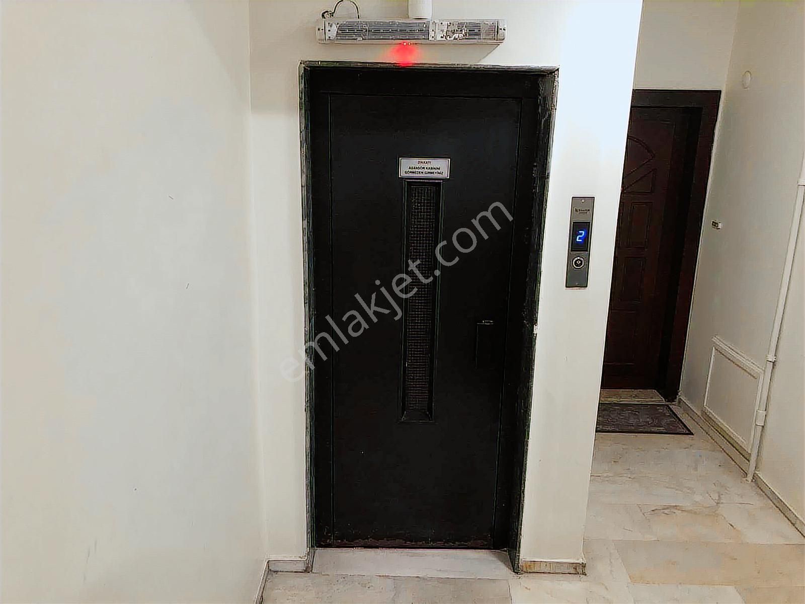 Ümraniye İstiklal Mahallesi 3+1 Kiralık Daire - Görsel 12